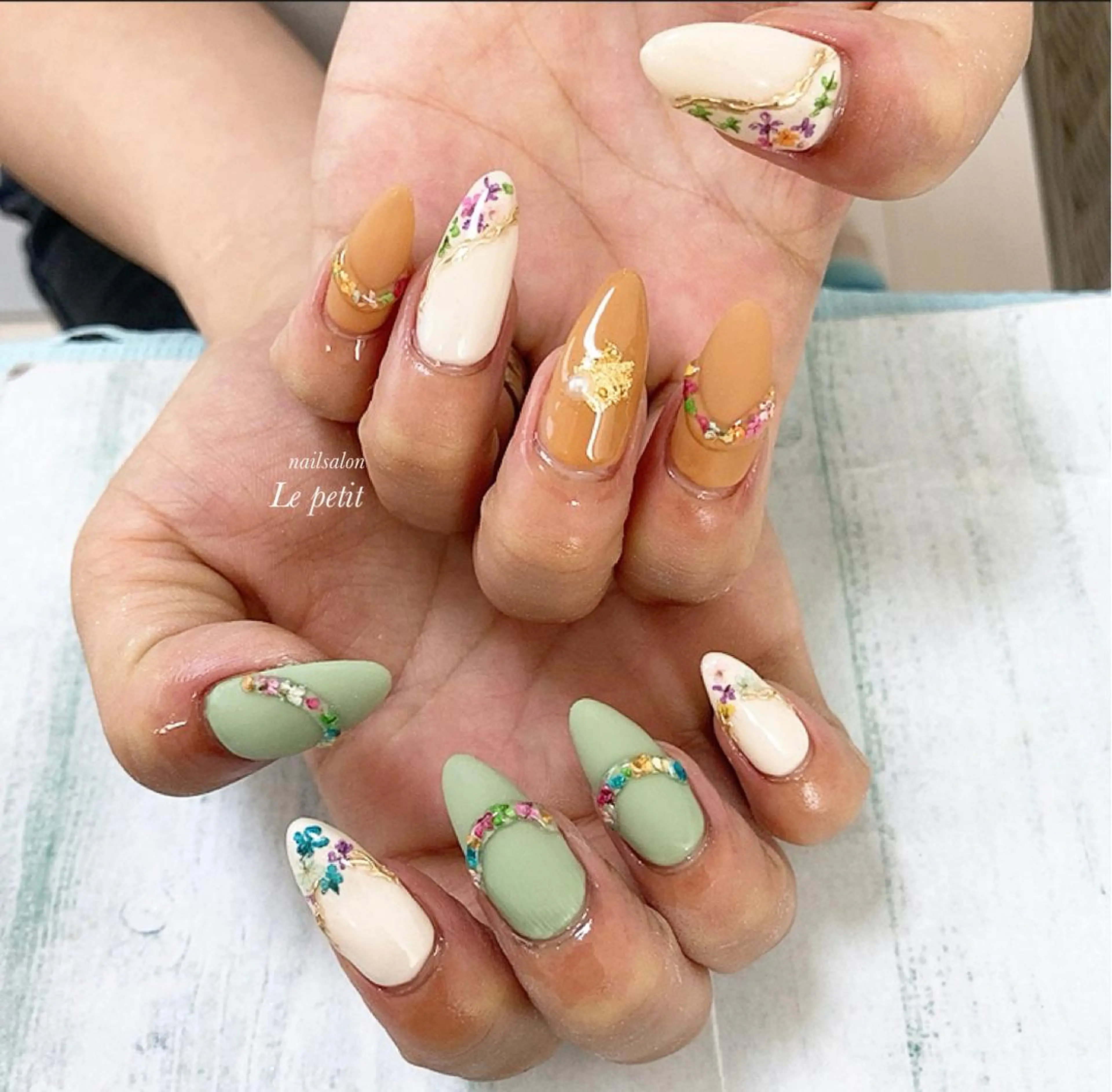 ネイル 石野 広佳のネイルデザイン