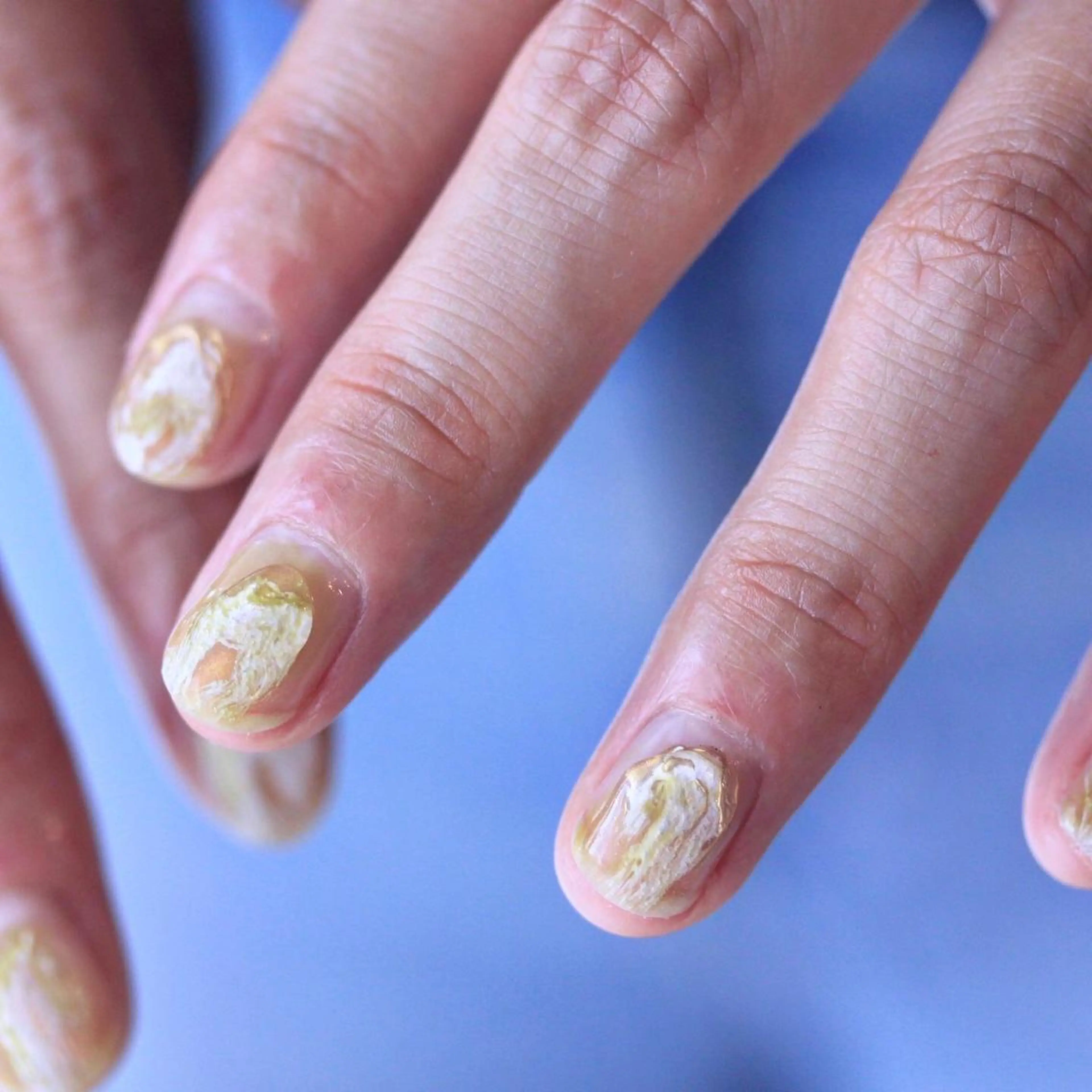 ネイル ジェルネイル 氷ネイル・うるうるネイル ニュアンスネイル オフィスネイル ピスタチオネイル ハンドネイル Elio所属・Elio 国泰寺のネイルデザイン