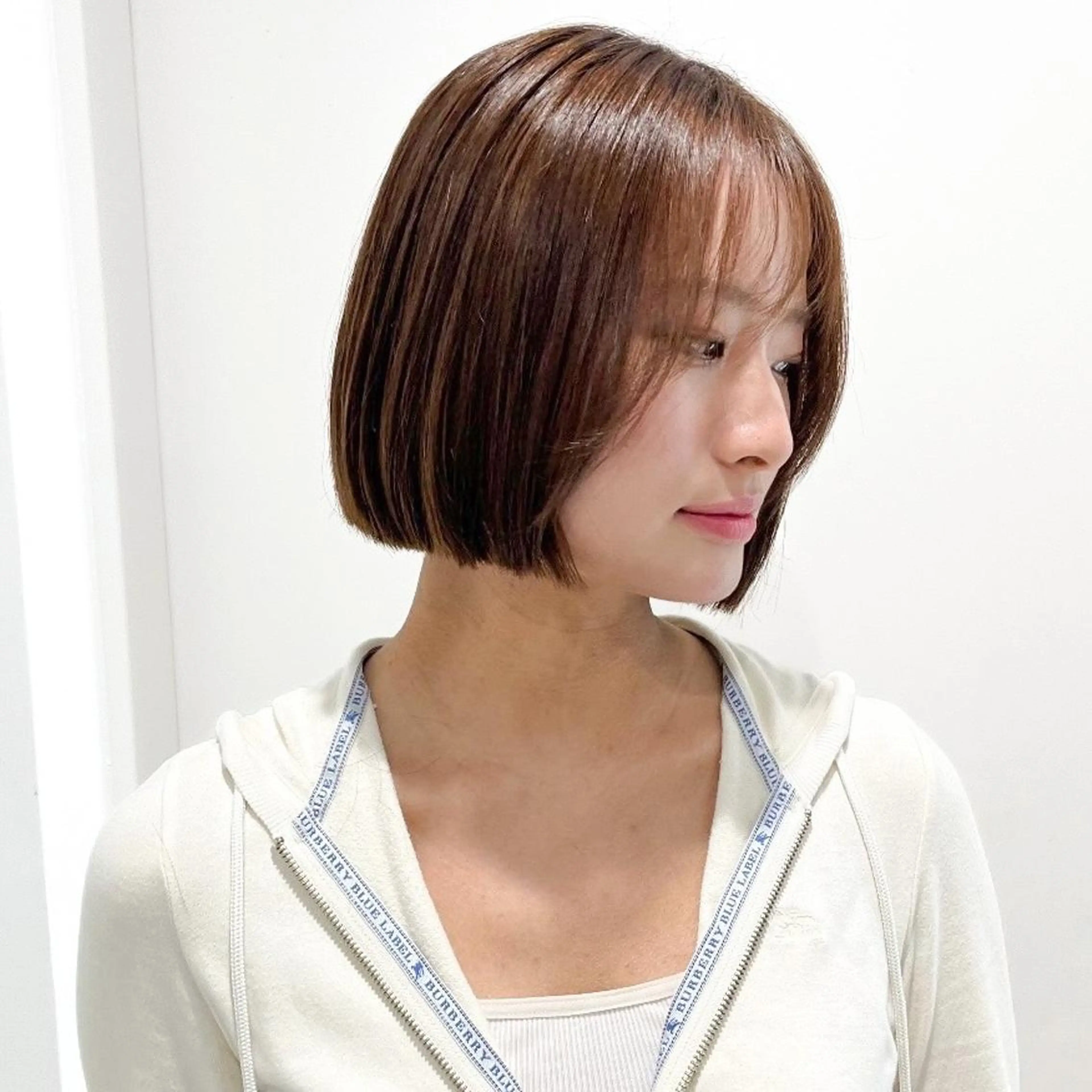 ショート カラー 縮毛矯正/ハイトーン /パーマ/せき🧸のヘアスタイル