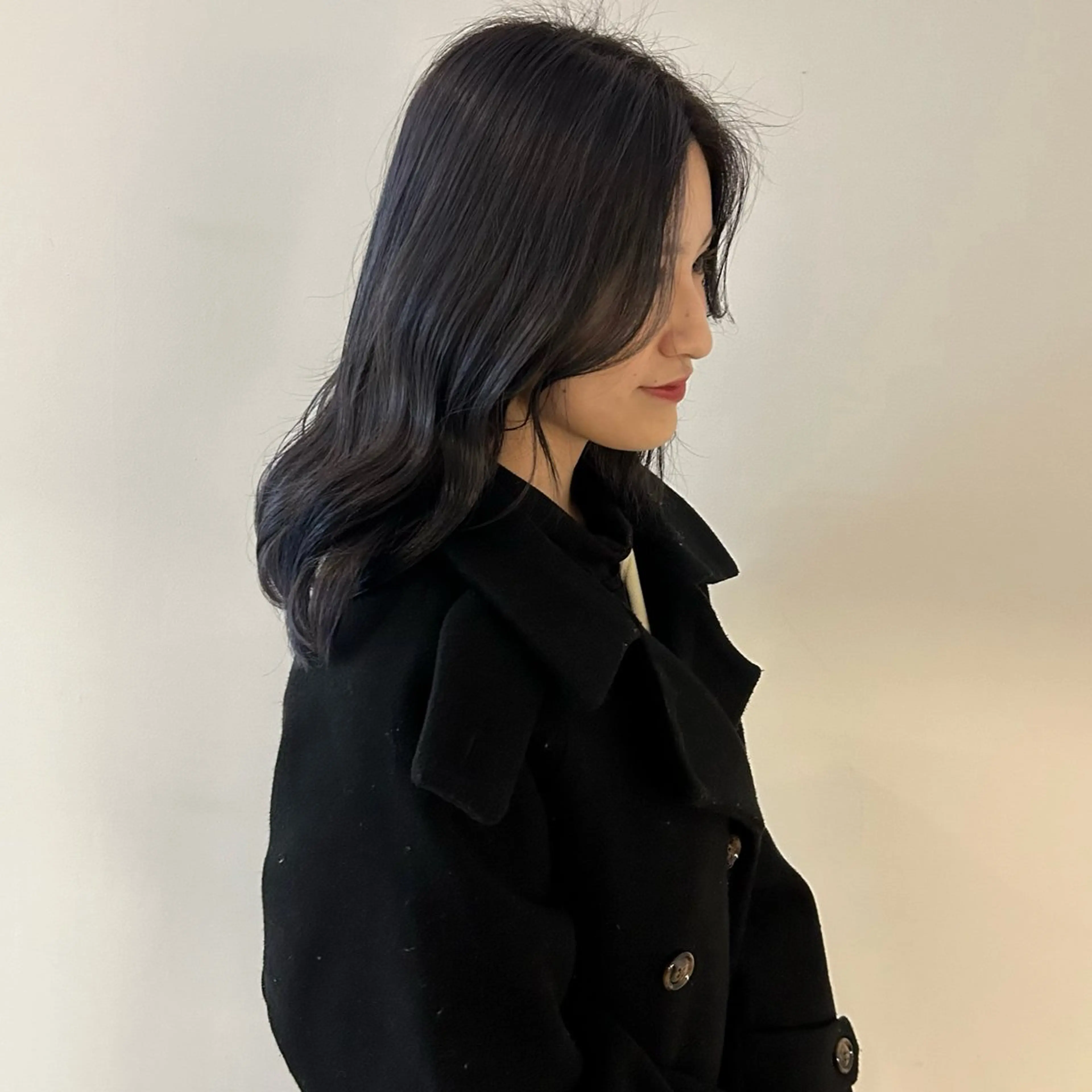 セミロング カラー ブリーチ ケアブリーチ 透明感カラー ハイトーンカラー ラベンダーカラー nonoka オリーブ/レイヤーのヘアスタイル