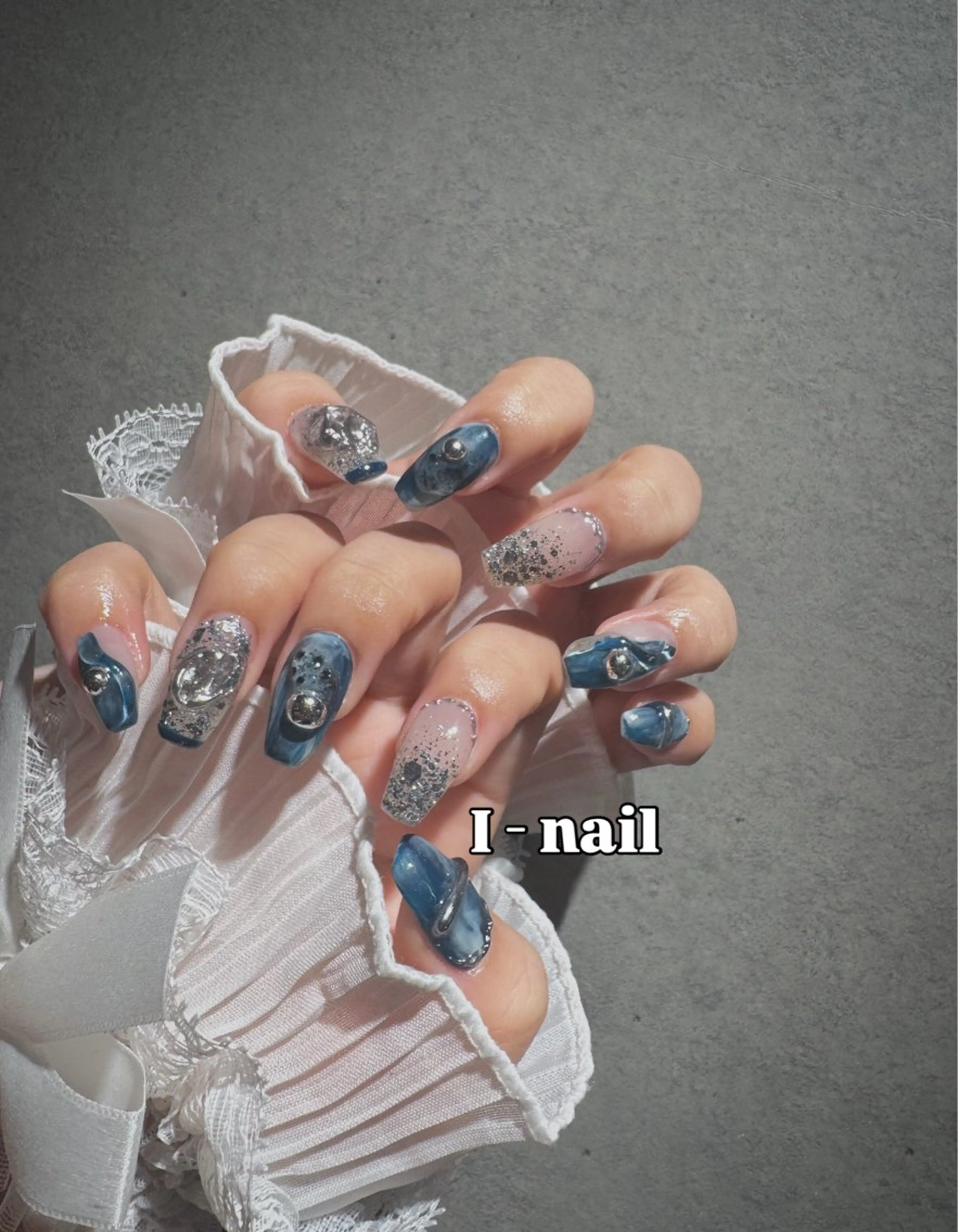 ネイル I-nailロング /ワンホン/キラキラのネイルデザイン