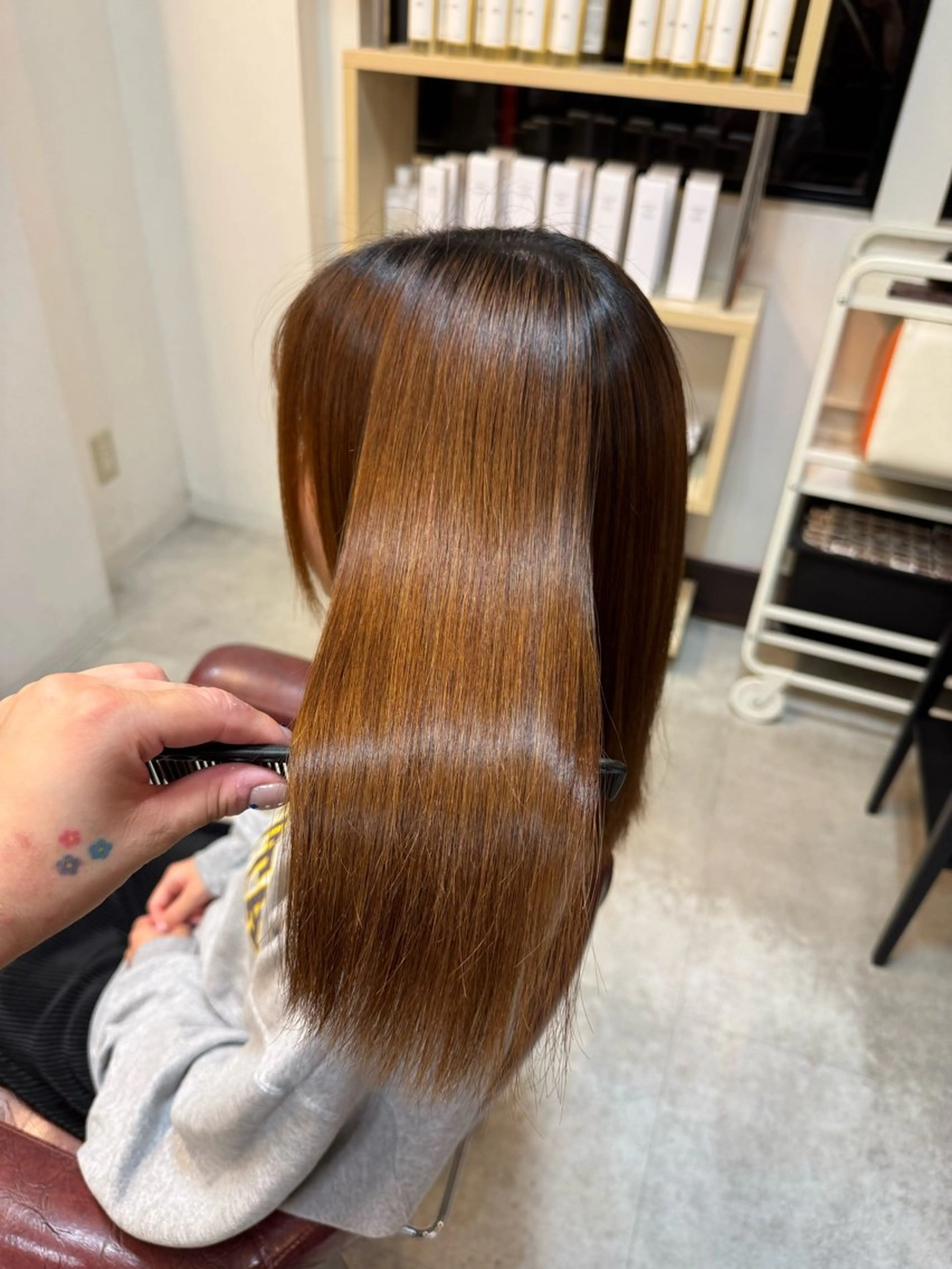 ミディアム 切りっぱなしボブ ボブ ハイライト 髪質改善 縮毛矯正 カツモト マナ🍒のヘアスタイル