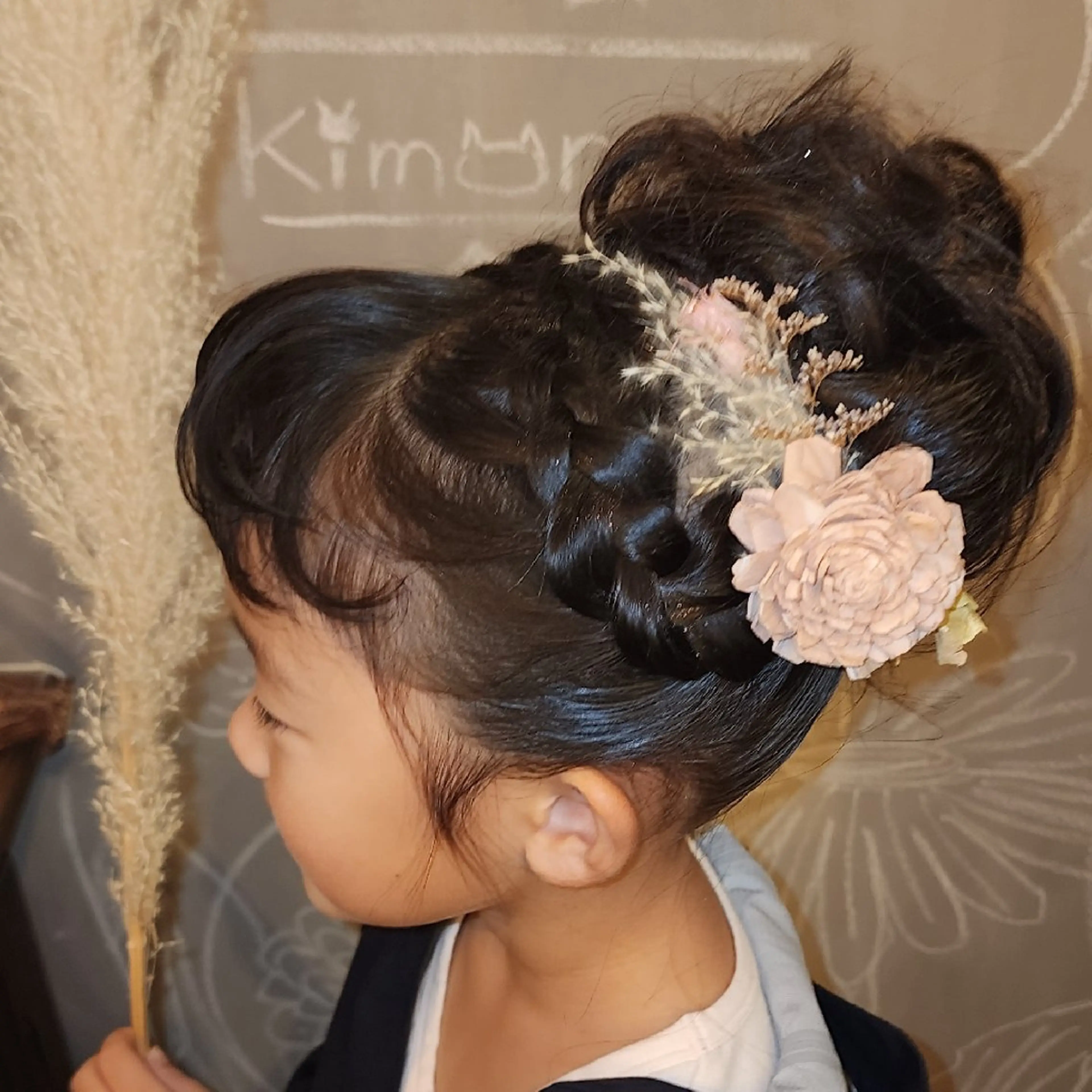 キッズ ヘアアレンジ セミロング ESTELA... OHARA のヘアスタイル