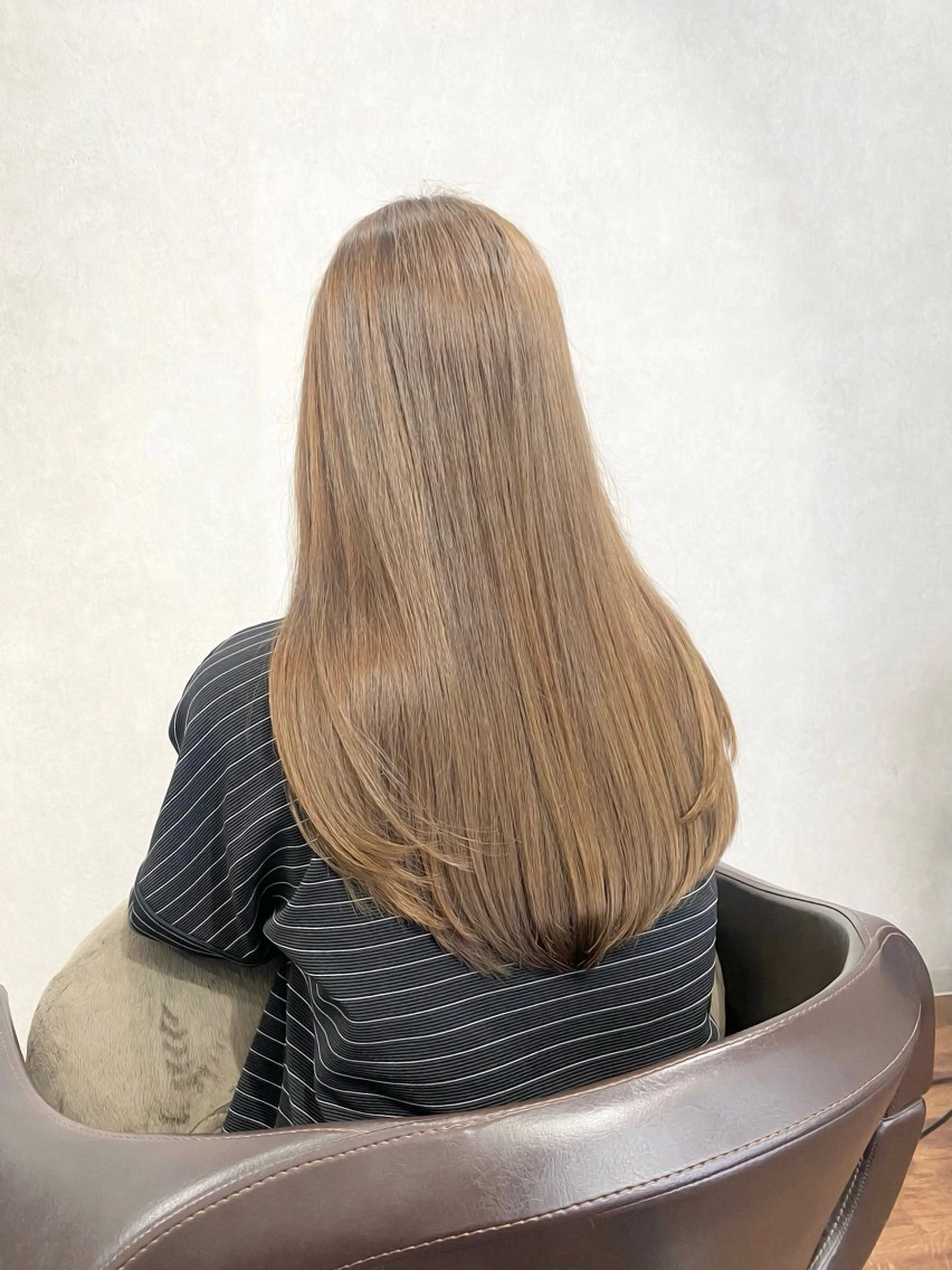 ロング カット ヘアカラー トリートメント ＳＨＩ ＺＵのヘアスタイル