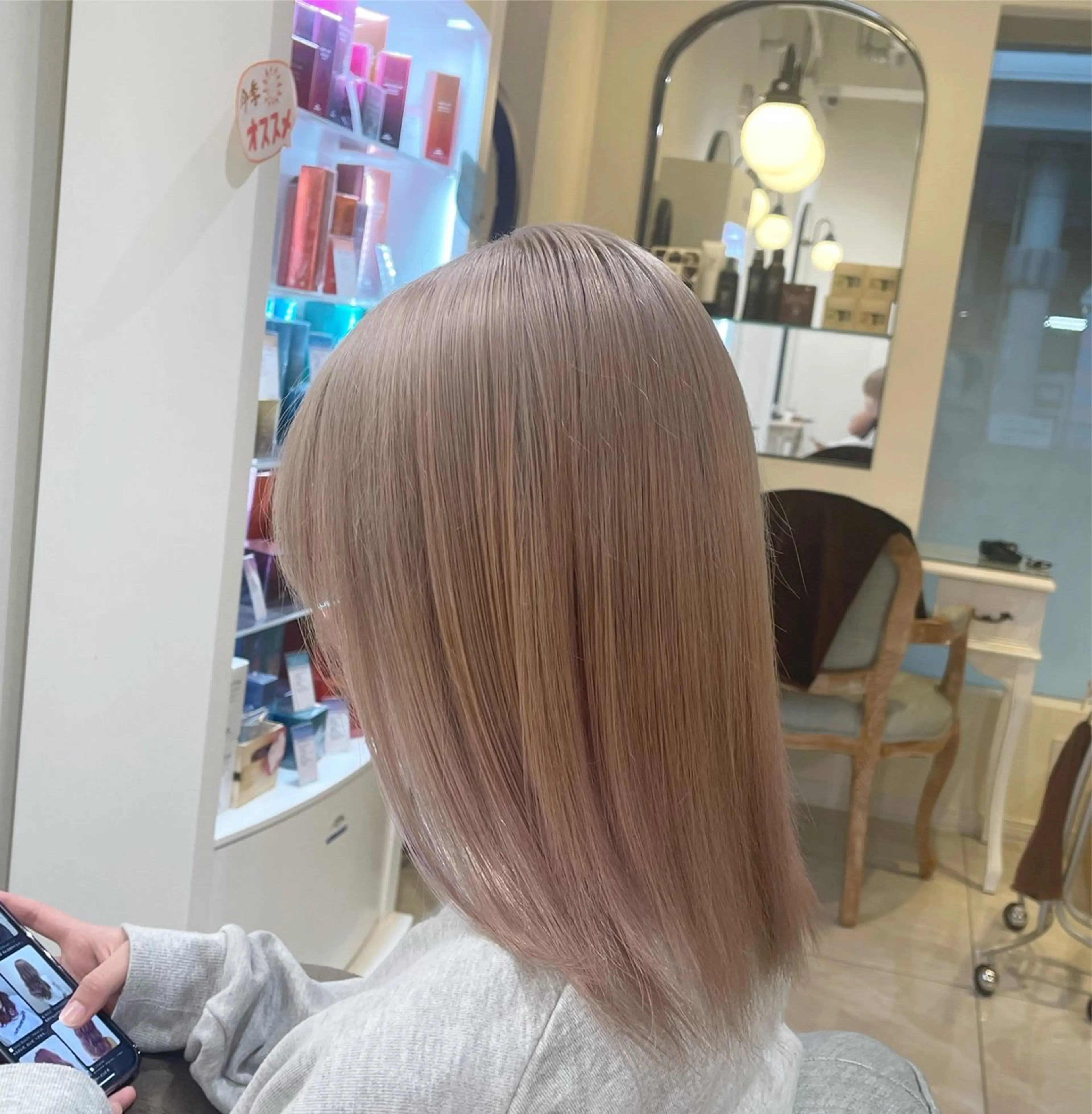 ミディアム カラー 濱田輝レイヤー 韓国風 ハイトーンのヘアスタイル