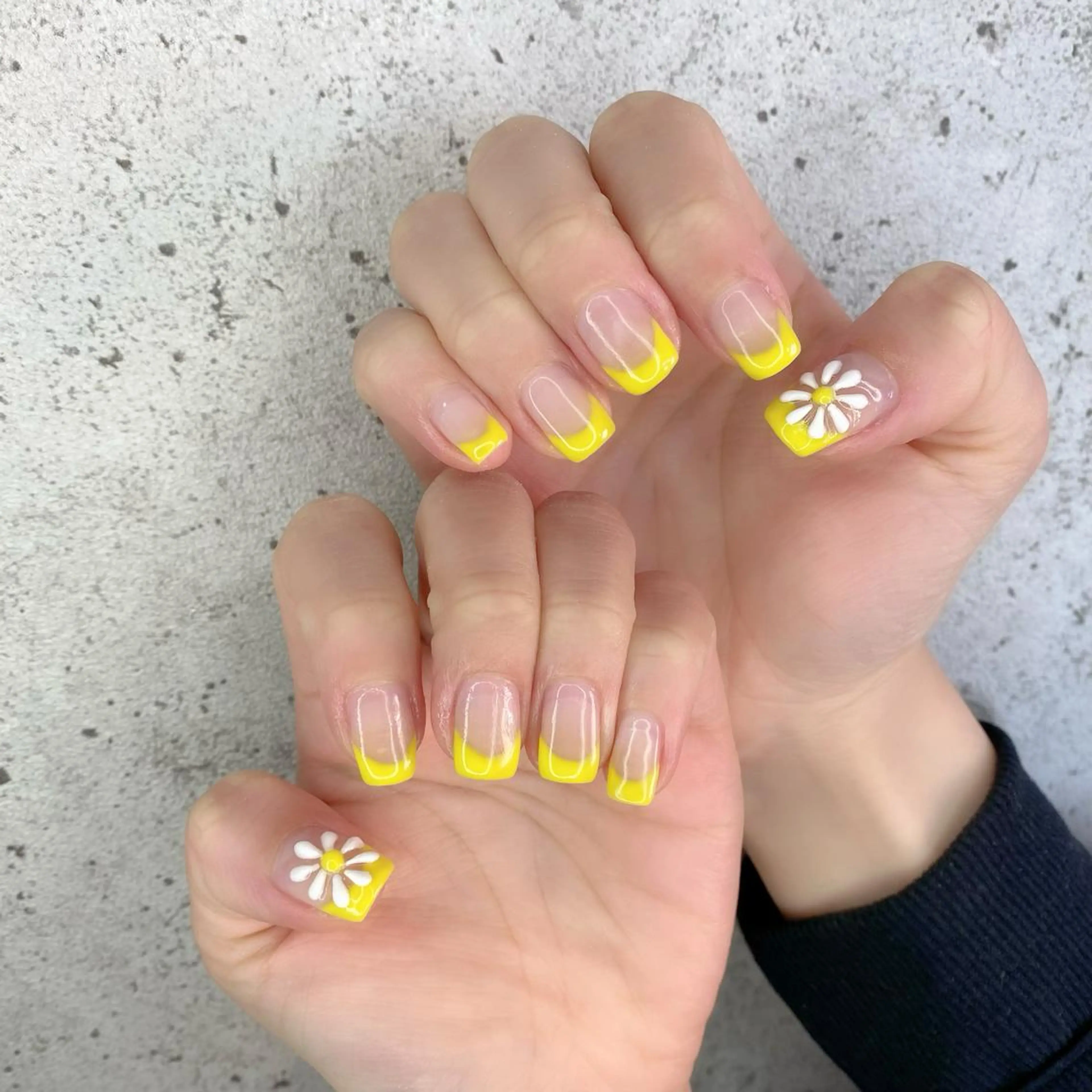 ミディアム カラー パーマ ヘアアレンジ メンズ キッズ ネイル マツエク・マツパ アイブロウ イエローカラー 入学式 卒業式のヘアスタイル 入学式 フラワーネイル ハンドネイル Salon Ｋのネイルデザイン