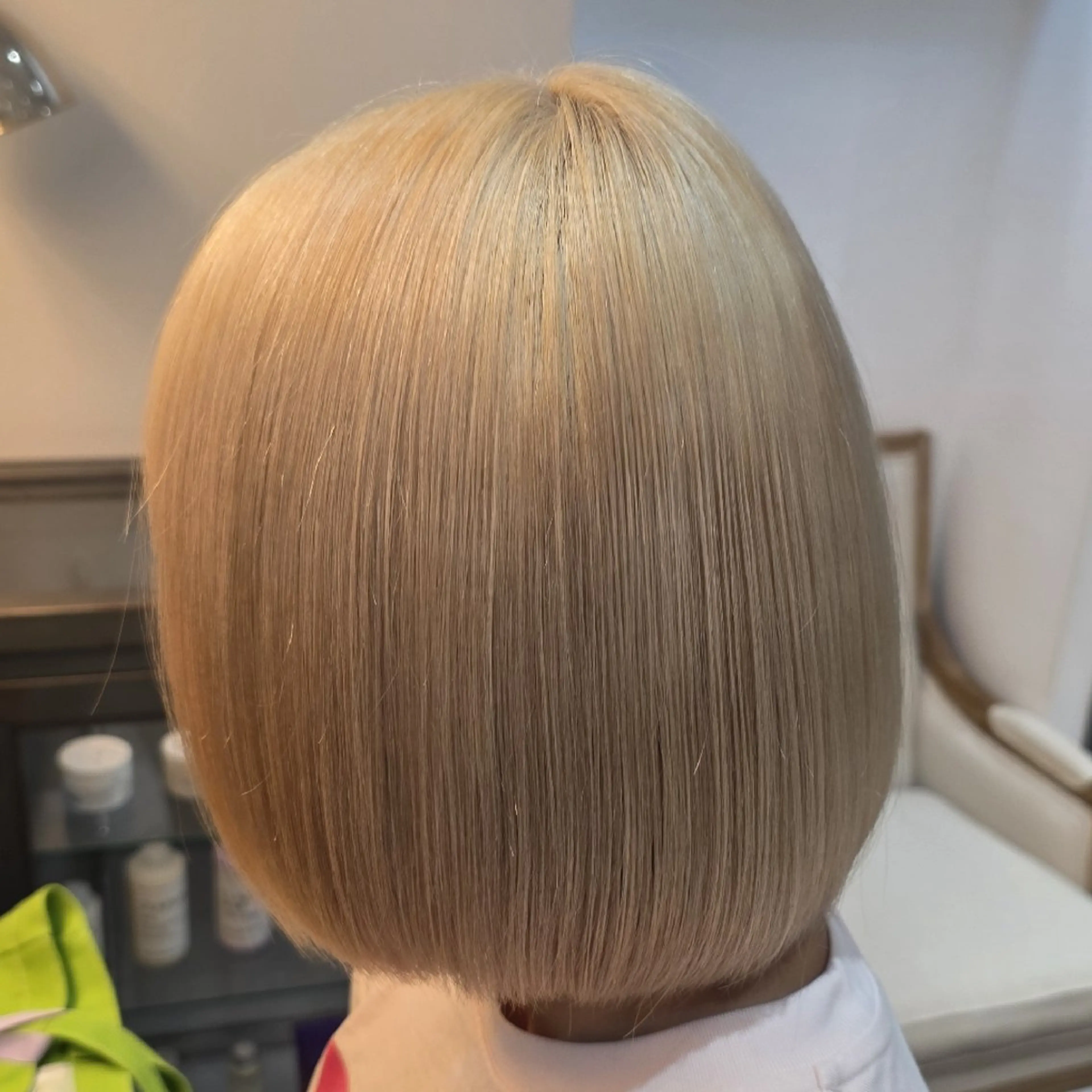 ミディアム カラー ベージュカラー 抜きっぱなしブロンド ホワイトベージュ ヘアカラー RYU/毛流れパーマ /前髪立ち上げ⚡️のヘアスタイル