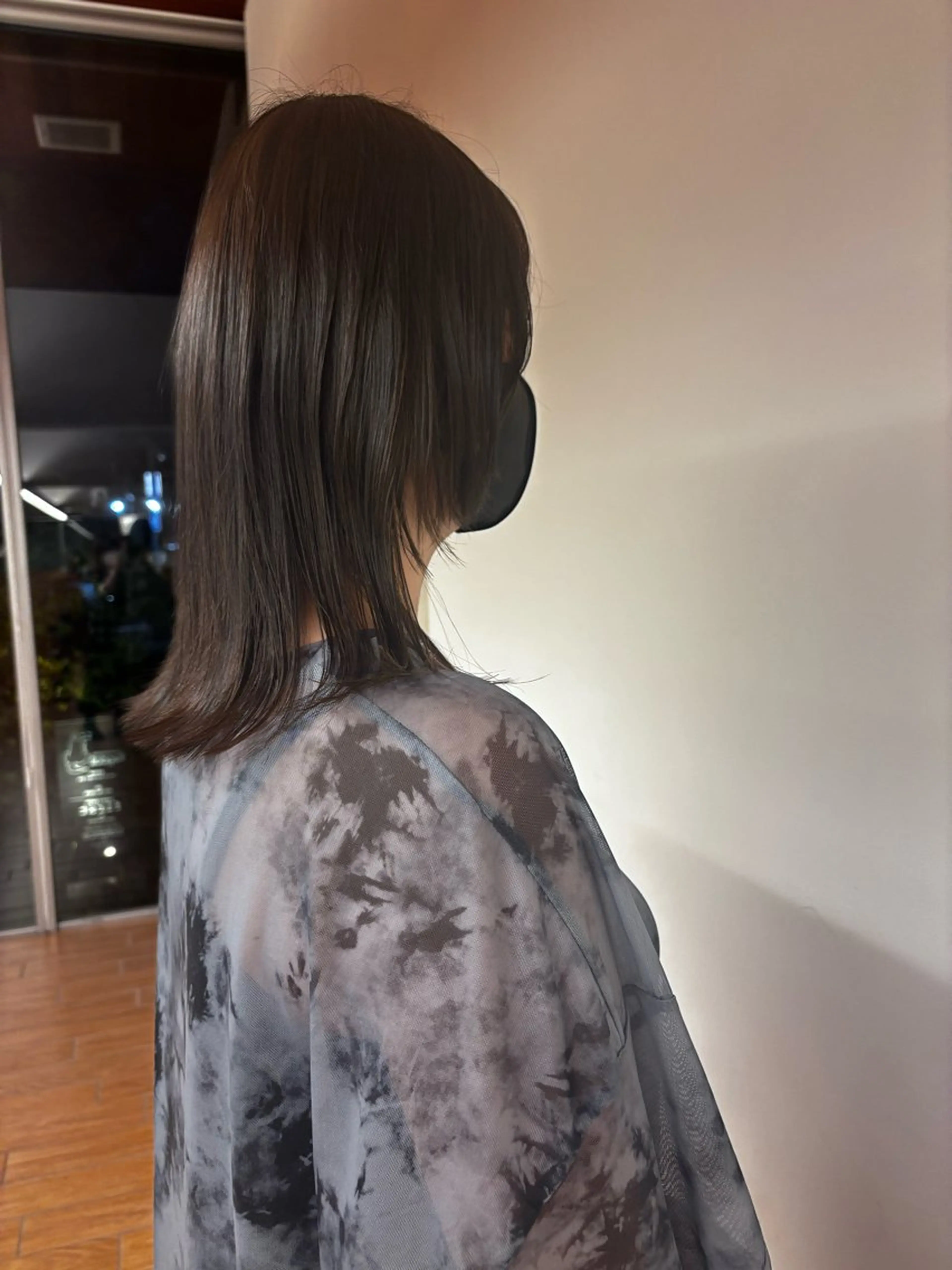 ミディアム カラー グレージュ オリーブグレージュ オリーブグレー レイヤーカット 🌻須藤瑞希🌻 カット/艶カラーのマツエク・マツパデザイン