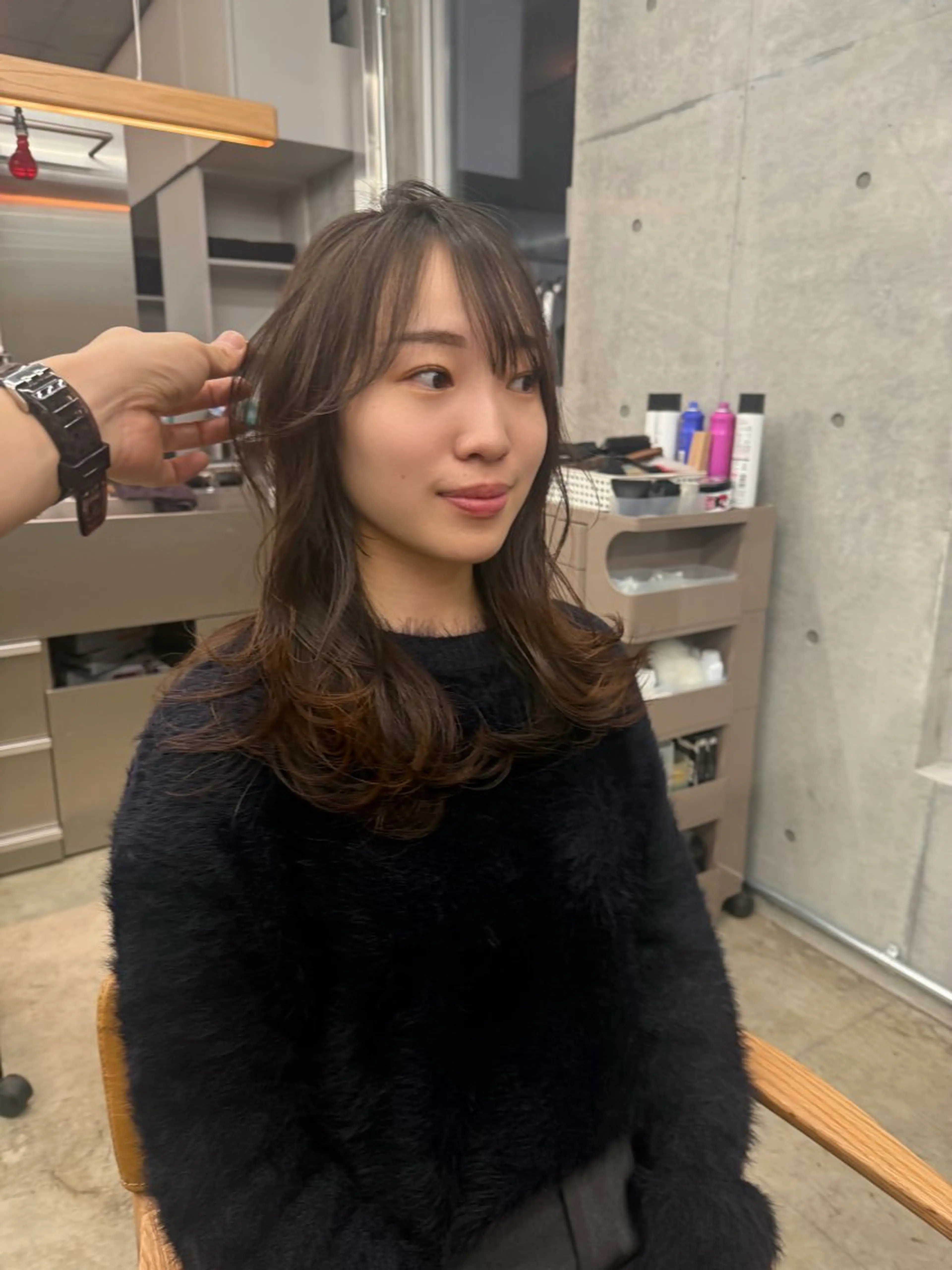 ロング カラー ロングレイヤー アッシュ ベージュカラー ブリーチ 透明感カラー カット ヘアカラー トリートメント 誰より丁寧なカット/ 小林輝/レイヤーのヘアスタイル