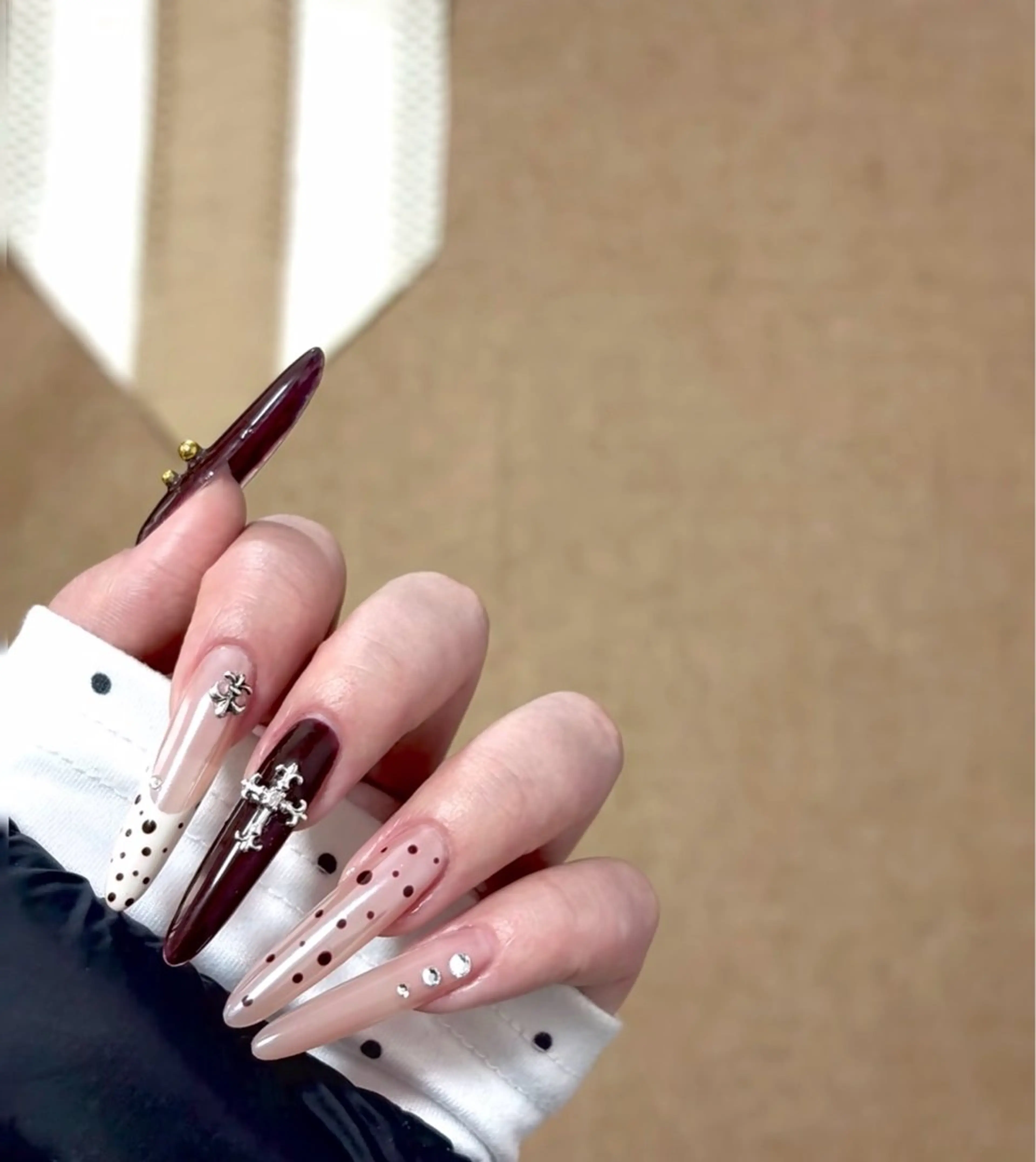 ネイル フレンチネイル キラキラネイル 韓国ネイル シンプルネイル ワンホンネイル ハンドネイル MEI Nailのネイルデザイン