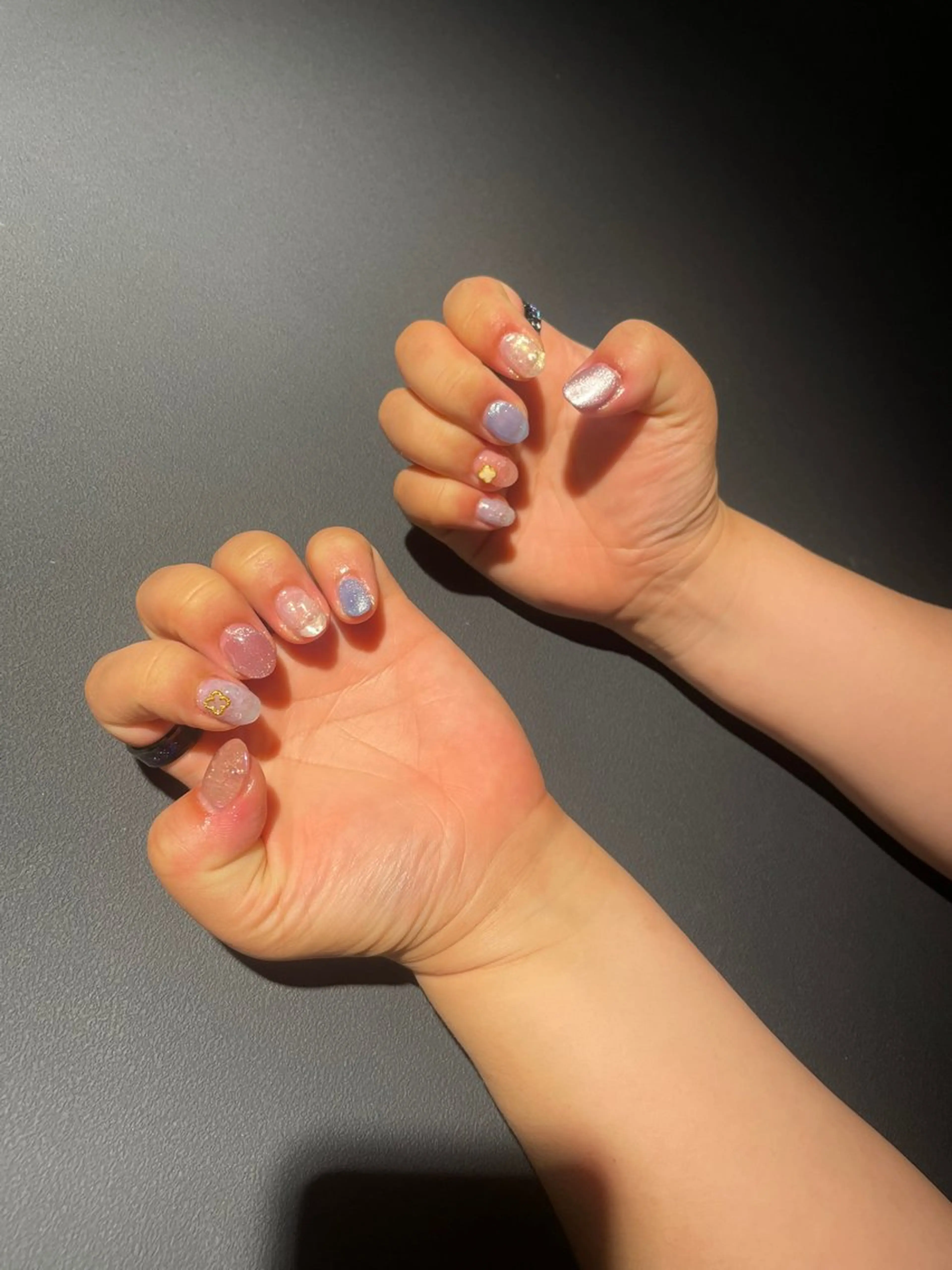 ネイル 水色 ピンク ハンドネイル SALON de RICHE所属・本間 絢詩のネイルデザイン