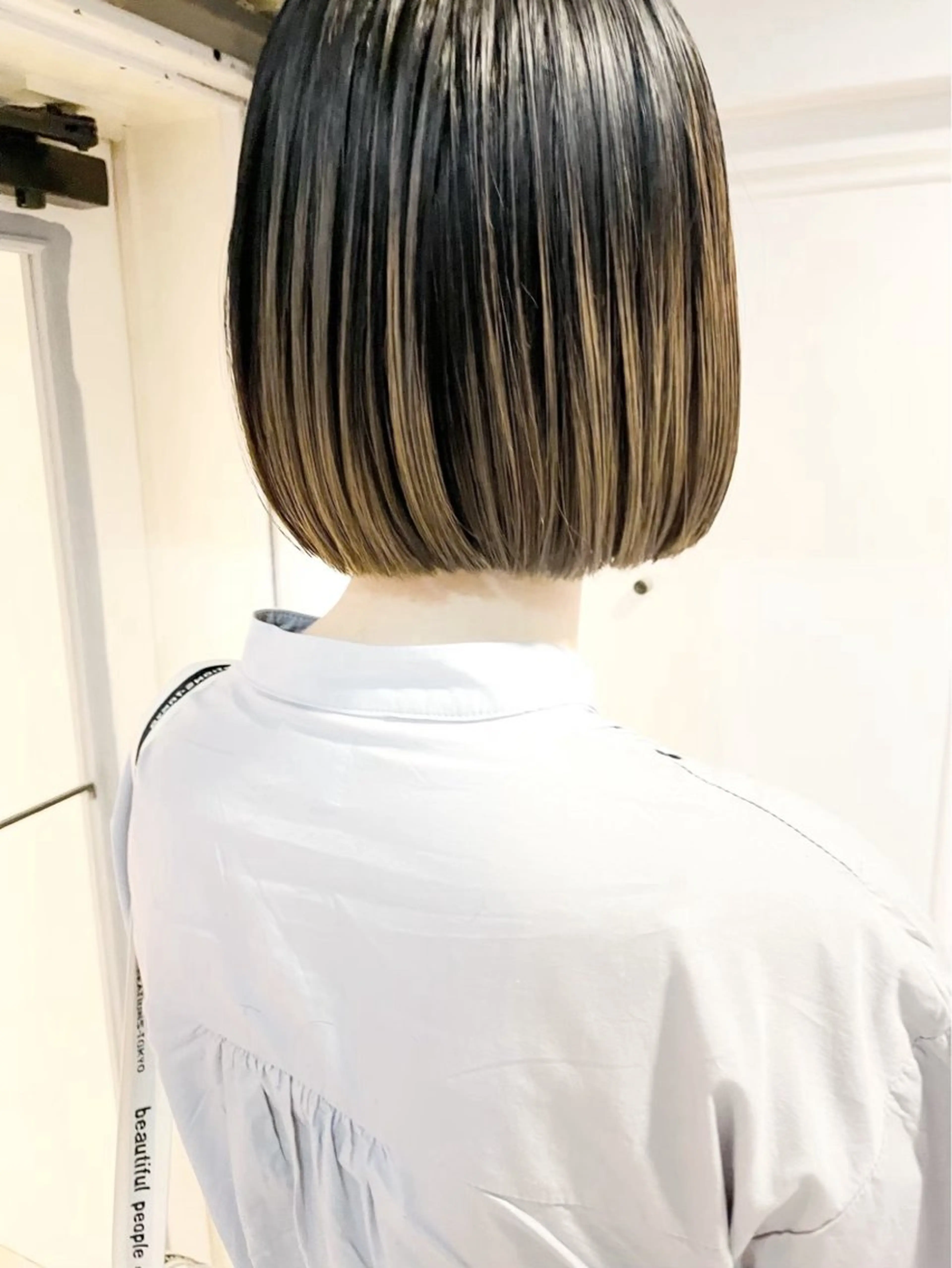 ミディアム カラー 須藤 優真 切りっぱなしボブのヘアスタイル