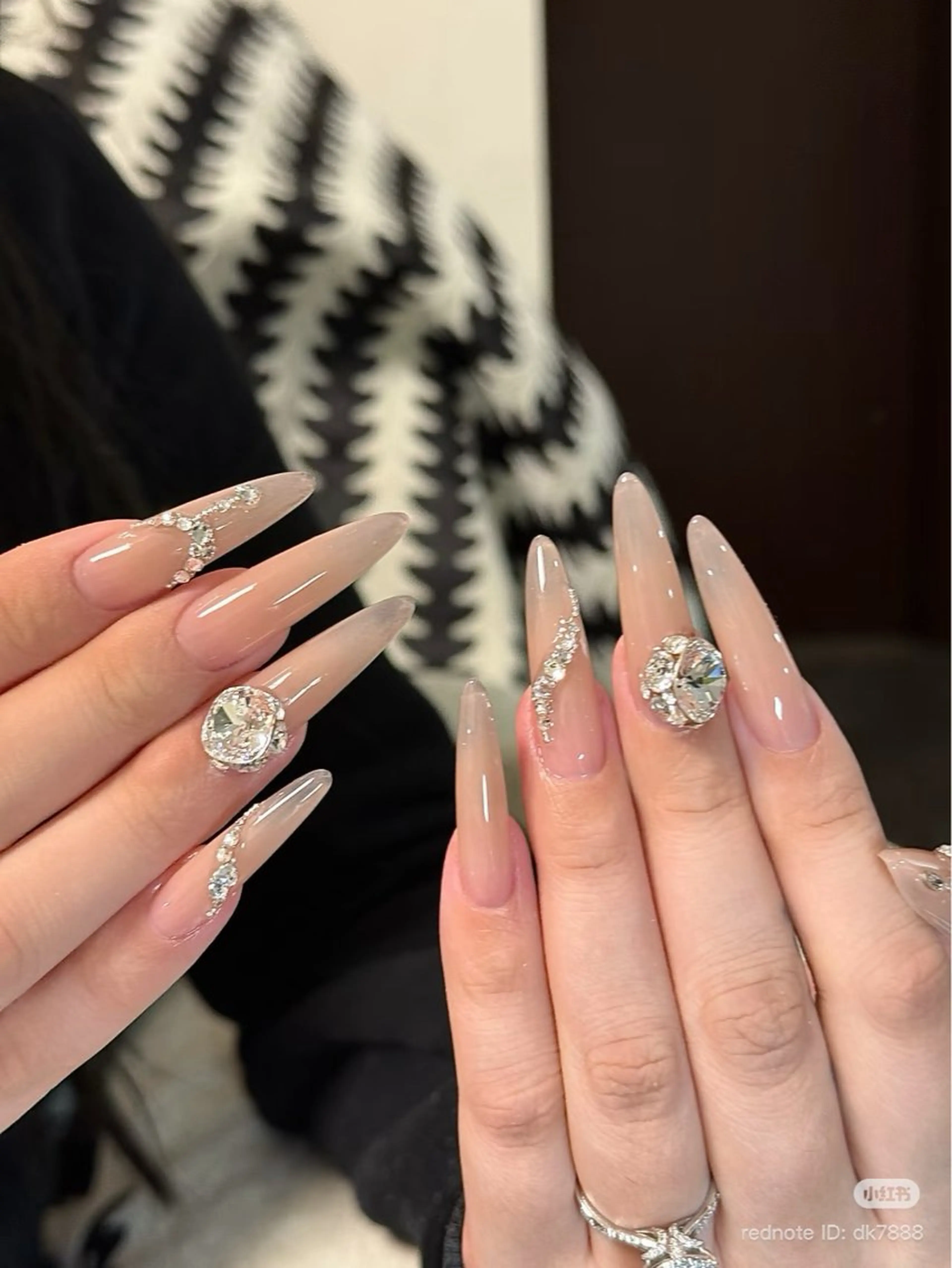 ネイル フレンチネイル キラキラネイル 韓国ネイル シンプルネイル ワンホンネイル ハンドネイル MEI Nailのネイルデザイン