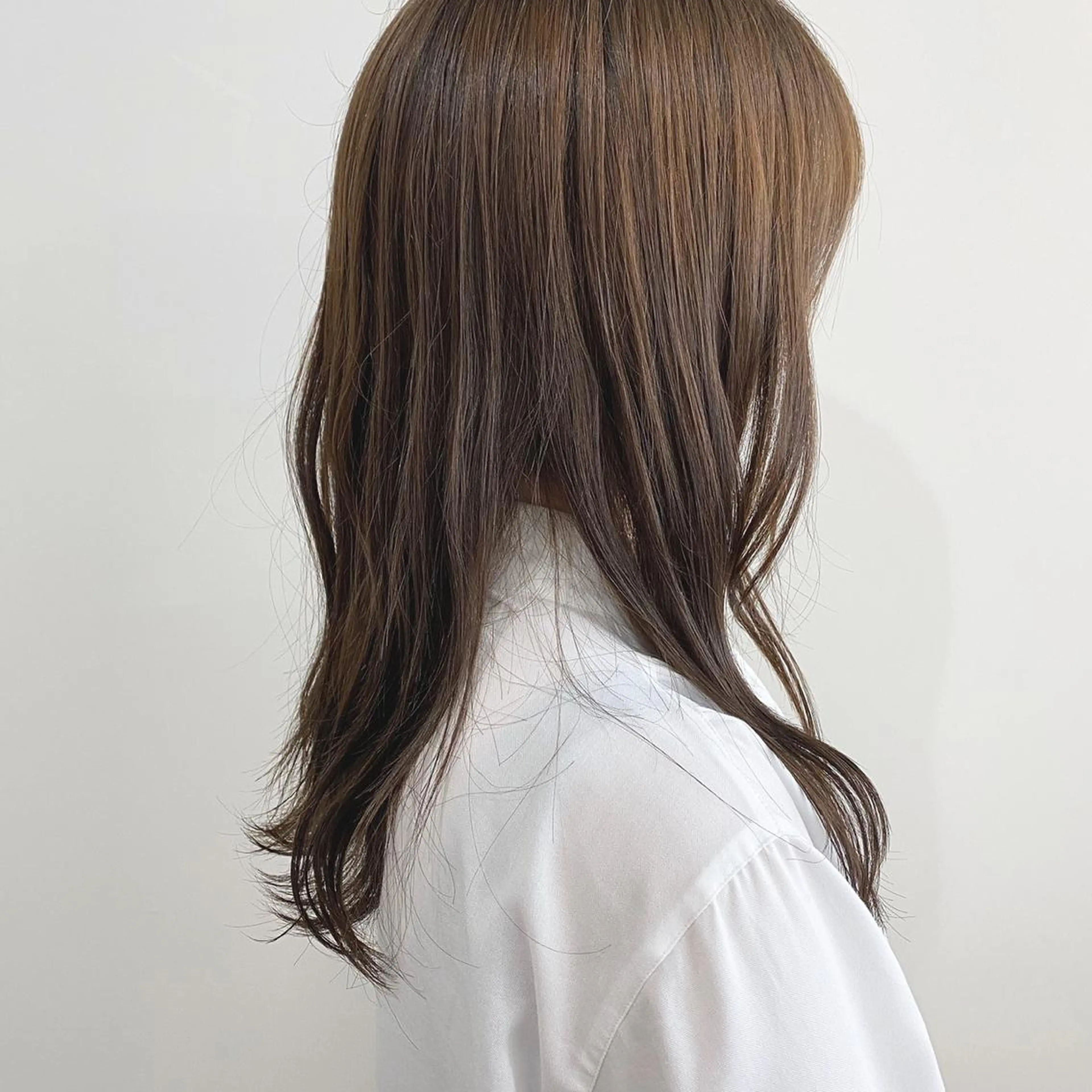 セミロング カラー ベージュカラー ミルクティーベージュ 🤍似合わせパーマ 奥田沙耶🫧のヘアスタイル