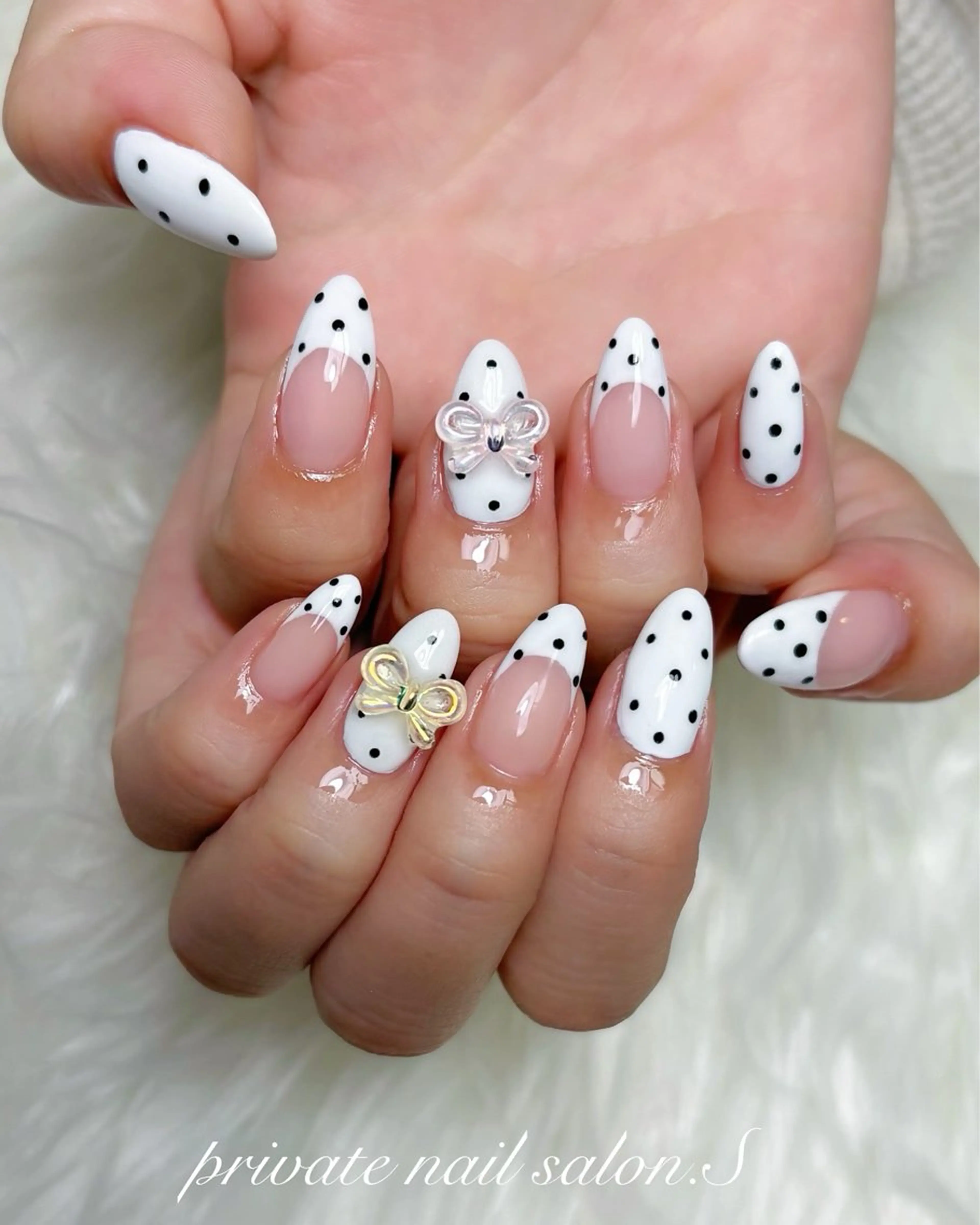 ネイル ドット フレンチネイル ジェルネイル ガーリー 持ち込み ハンドネイル 関山 志乃のネイルデザイン