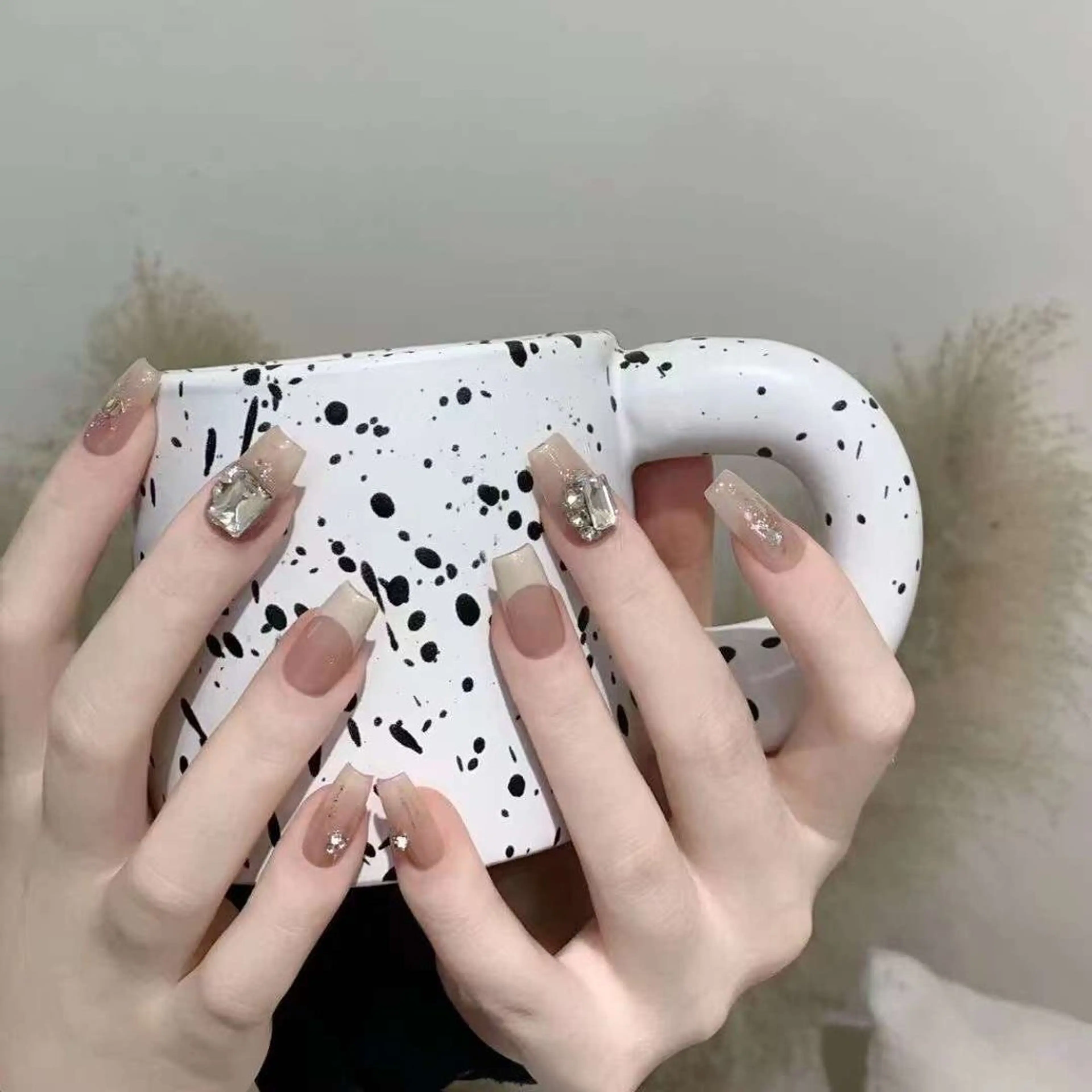 ネイル ハンドネイル VIVIAN リサのネイルデザイン