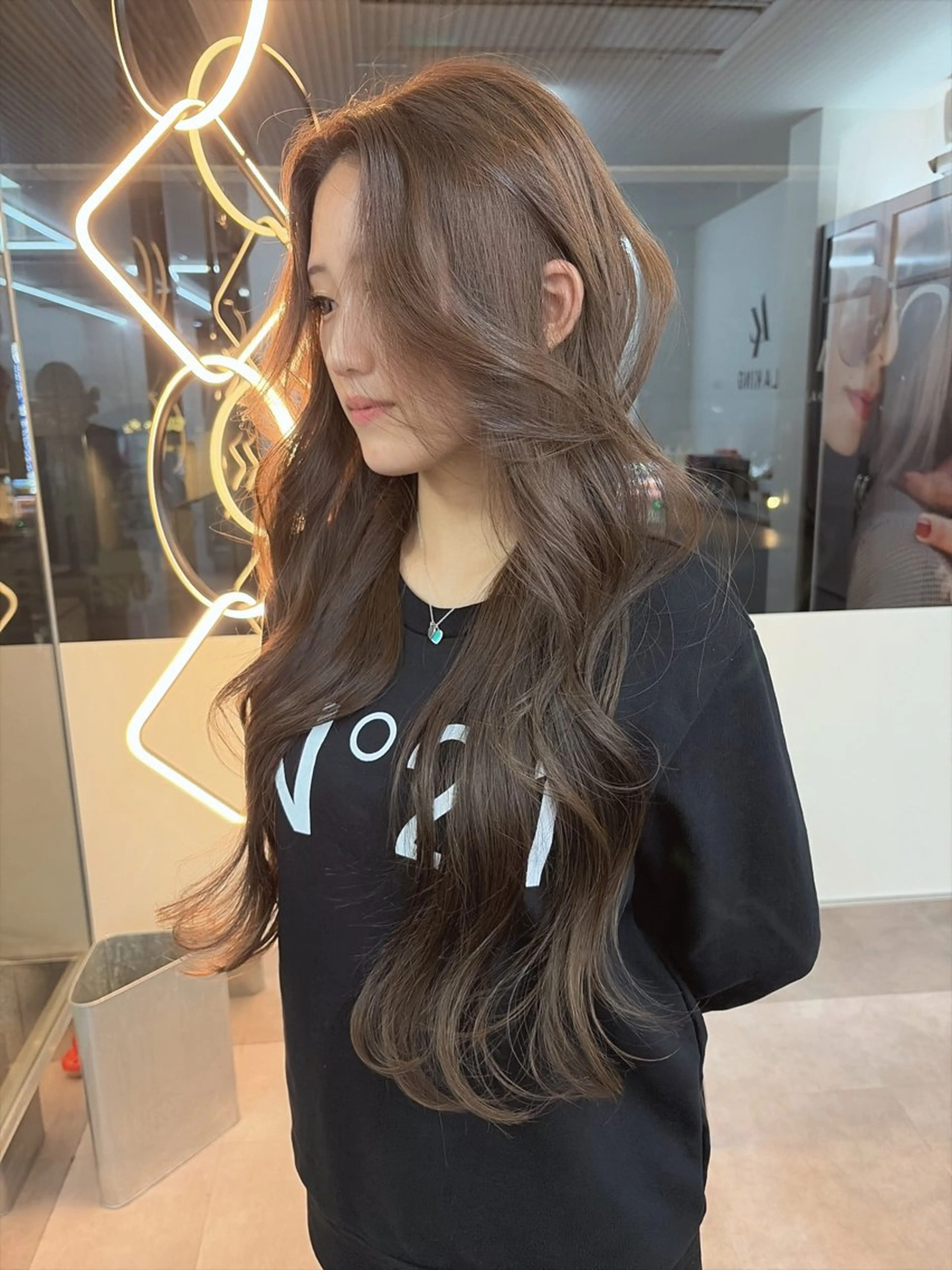 ロング カラー ブラウンカラー 透明感カラー LAKING munonのヘアスタイル