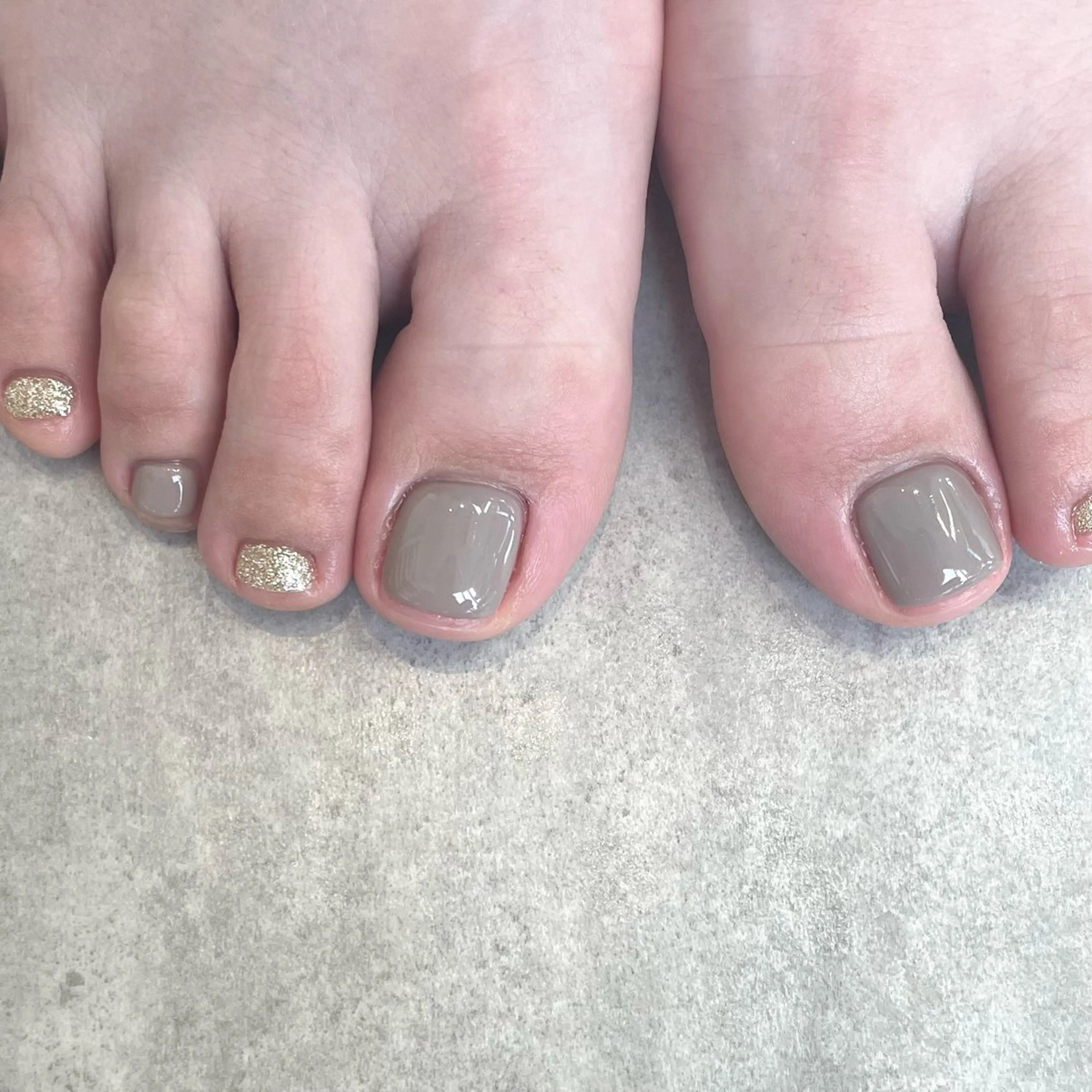 初回オフ無料フット🦶🏻ワンカラーorラメグラデーションの写真