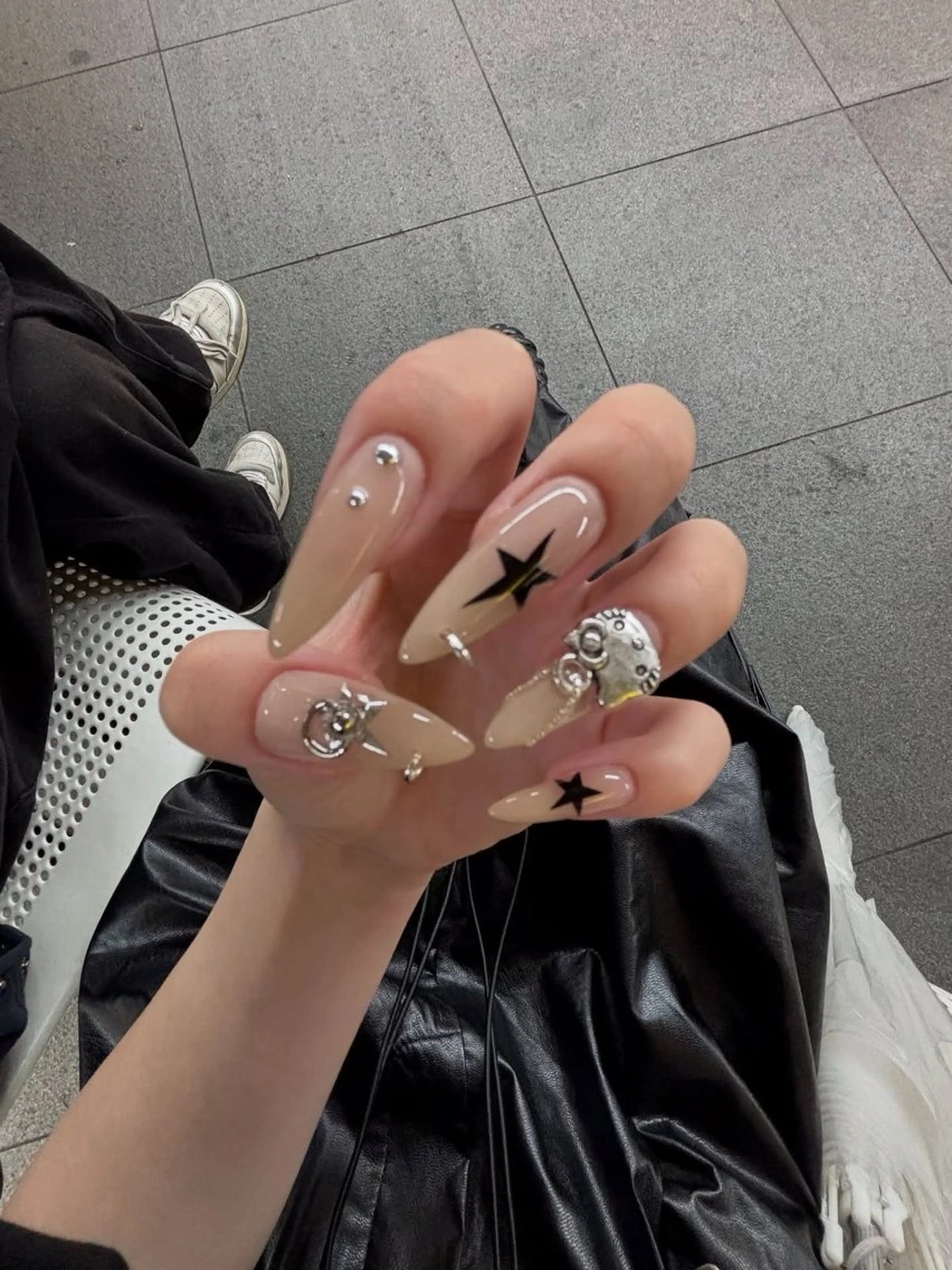 ネイル キラキラネイル 韓国ネイル 持ち込み ワンホンネイル ハンドネイル JOSIE nail studioのネイルデザイン