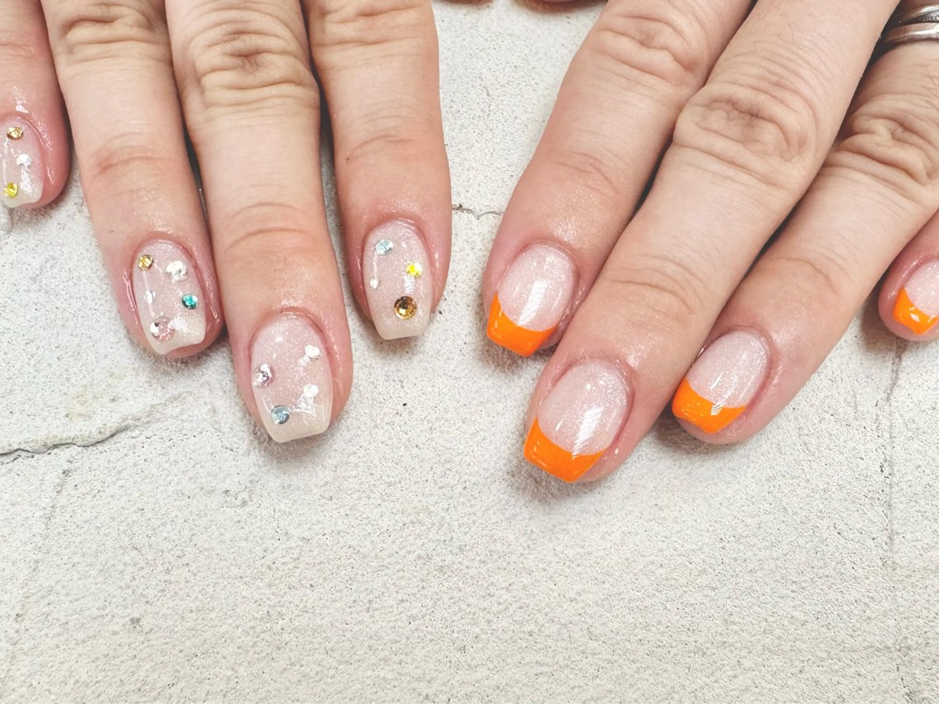 ネイル フレンチネイル ストーンネイル ハンドネイル ひなの🌻hina nail自宅サロンのネイルデザイン