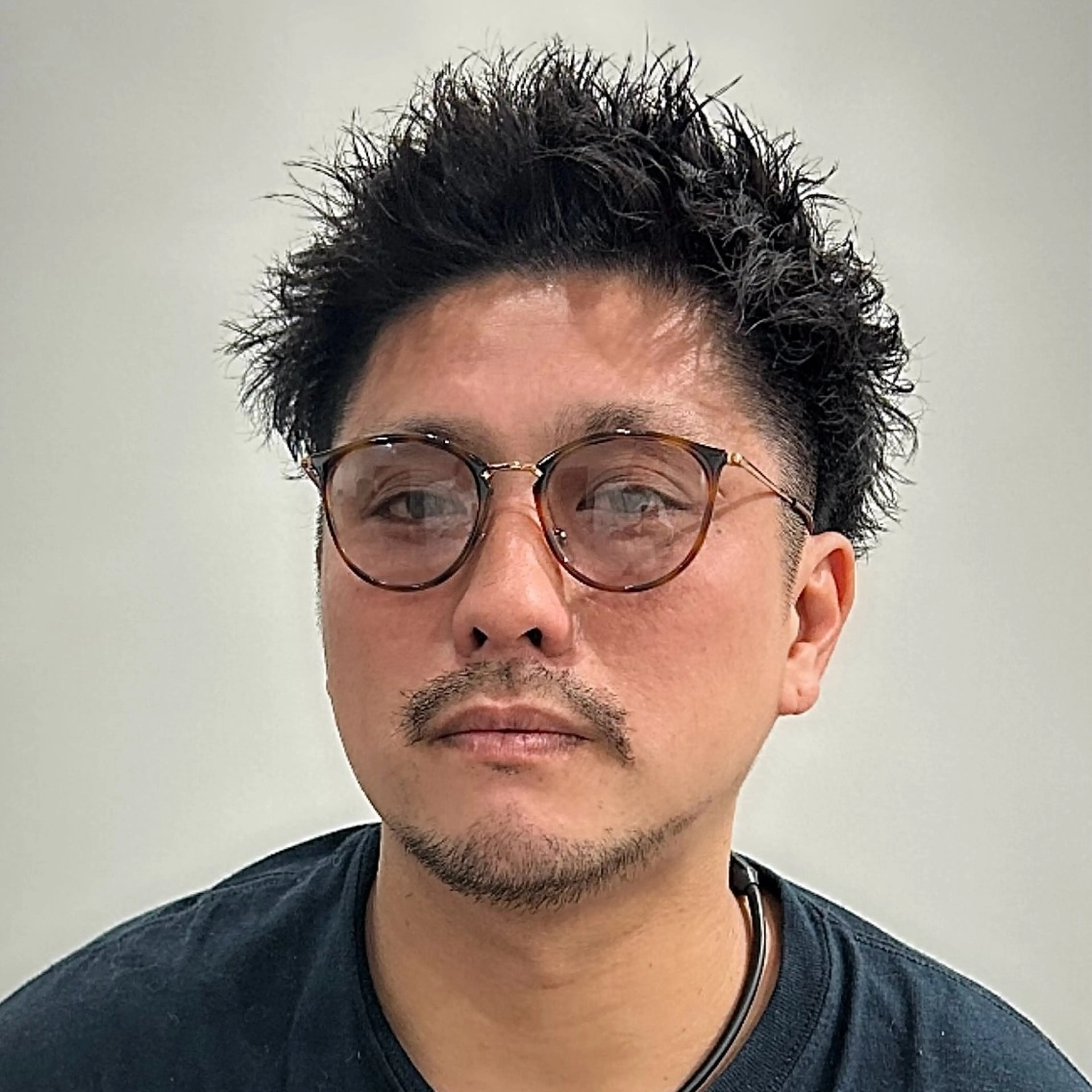 ショート メンズ モヒカン メンズパーマ スパイキーショート ショートヘア リベイルけんた モデル募集の眉毛・アイブロウイメージ