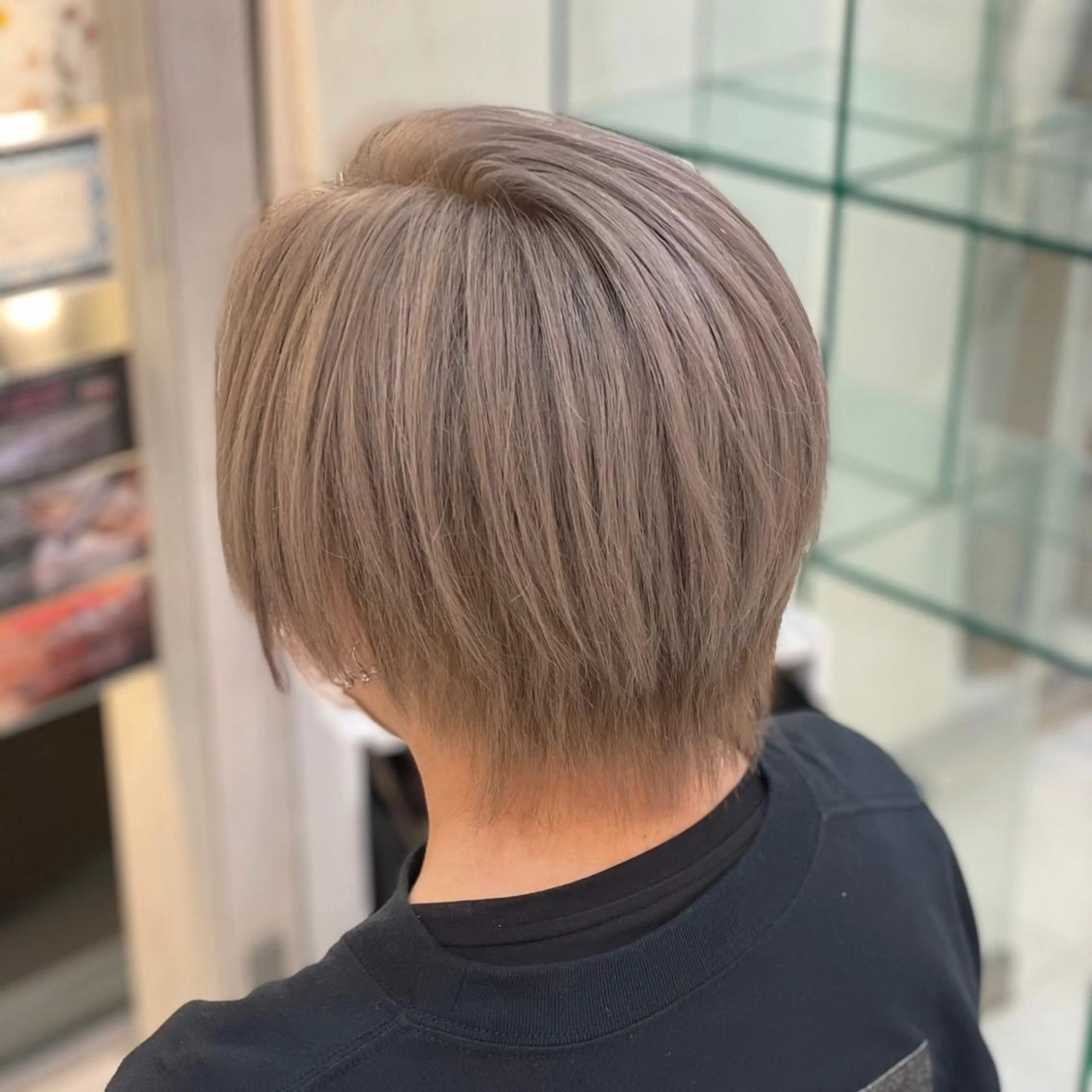 ショート カラー 猪瀬 紗耶佳のヘアスタイル