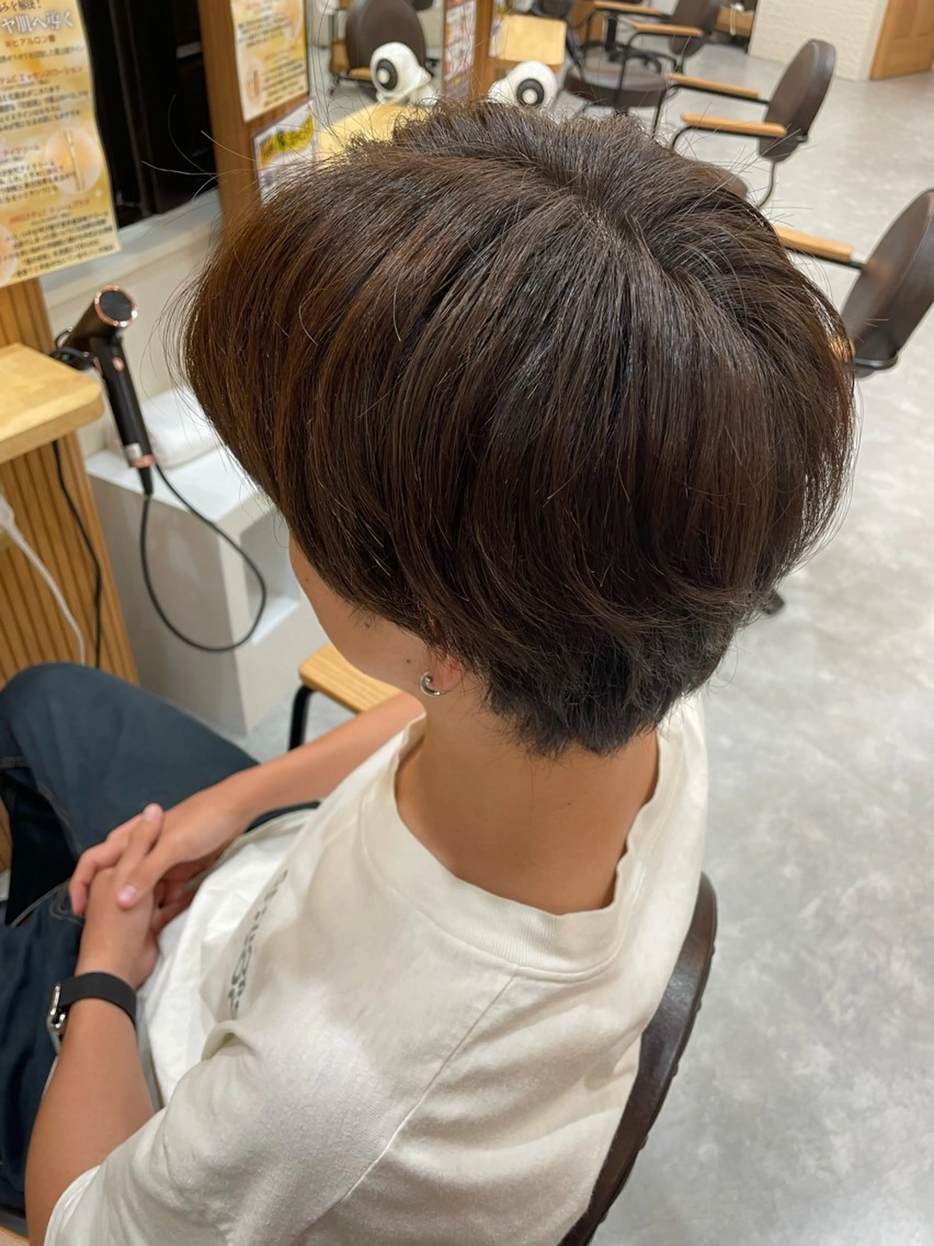 カラー メンズ ブラウンカラー ナチュラルブラウン ROPE ナナミのヘアスタイル