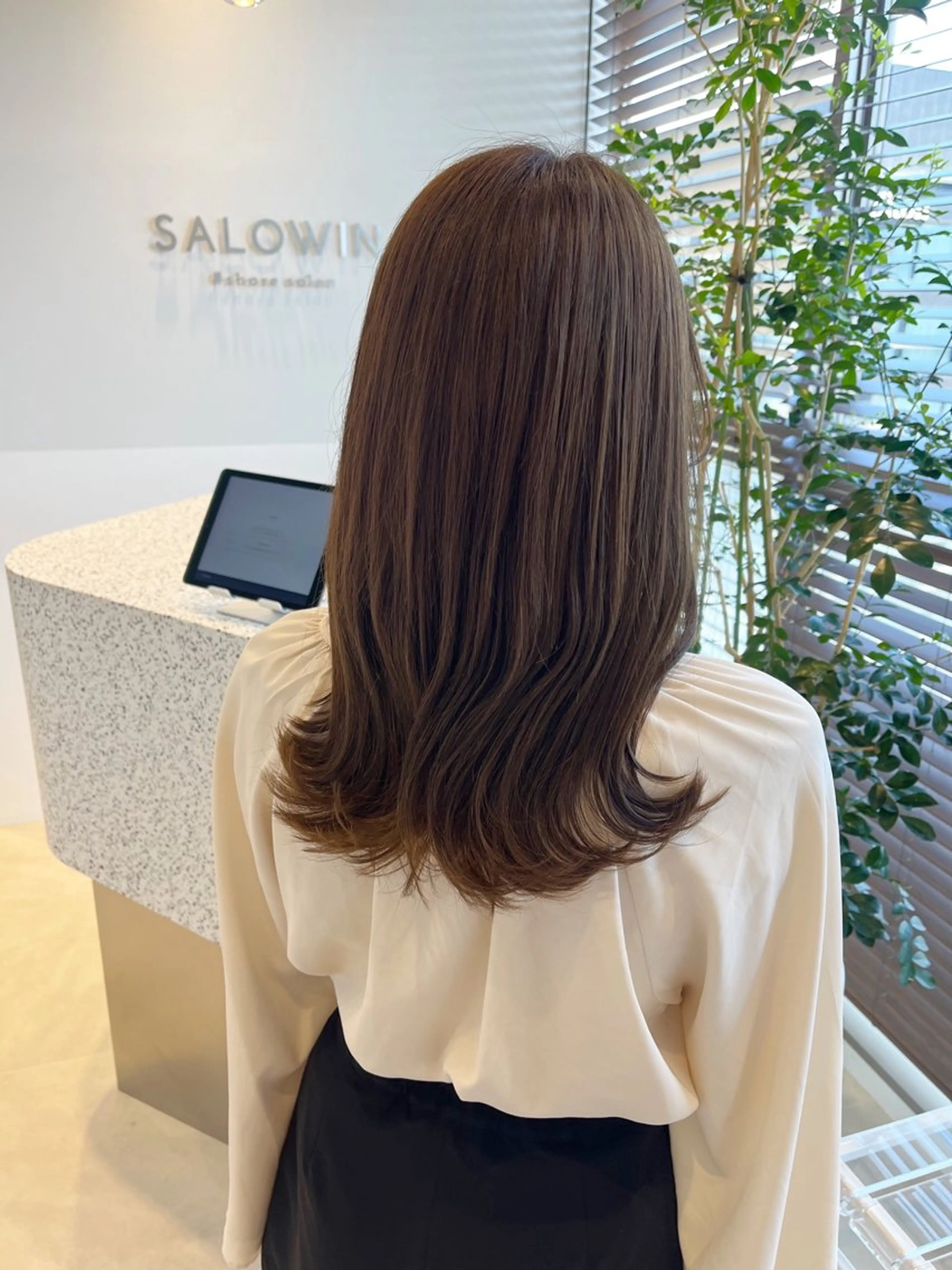 セミロング カラー SALOWIN京都河原町suite店所属・艶カラー／ 髪質改善／arisaのヘアスタイル