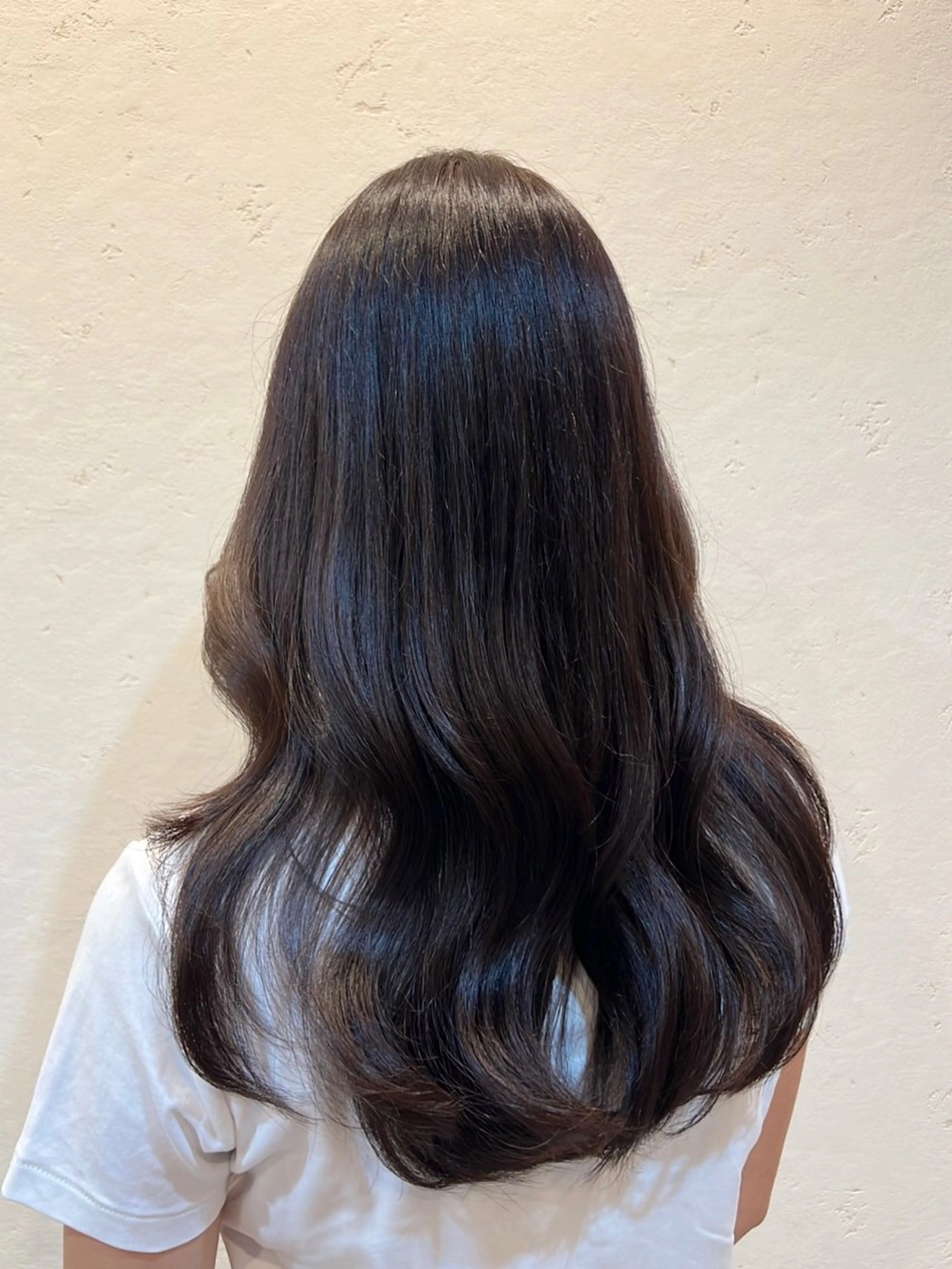 ロング カラー 内沼 恵留菜のヘアスタイル