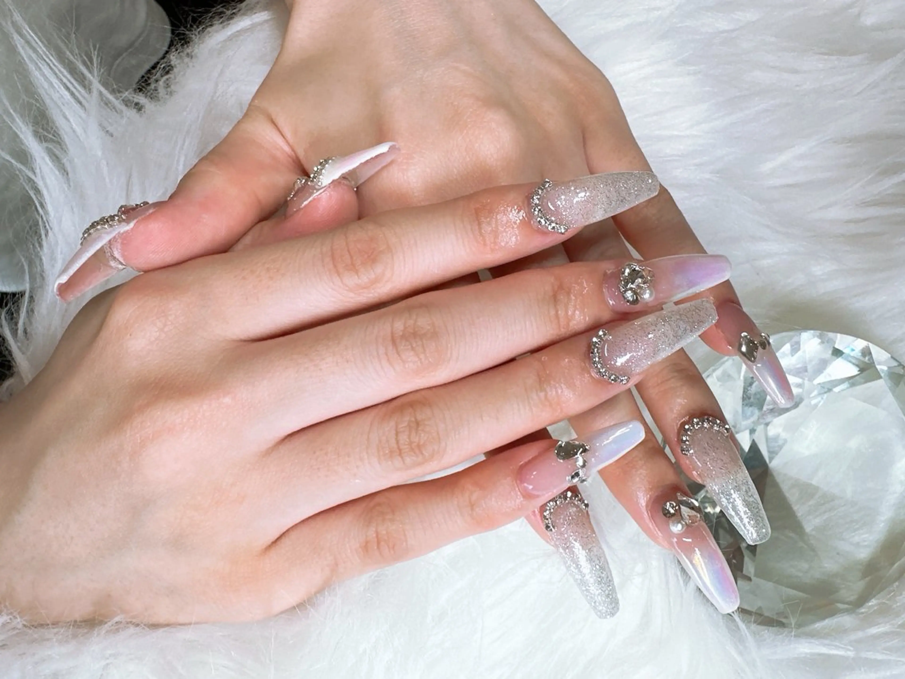 ネイル オーロラネイル キラキラネイル 持ち込み 夏ネイル nail salon OnRのネイルデザイン