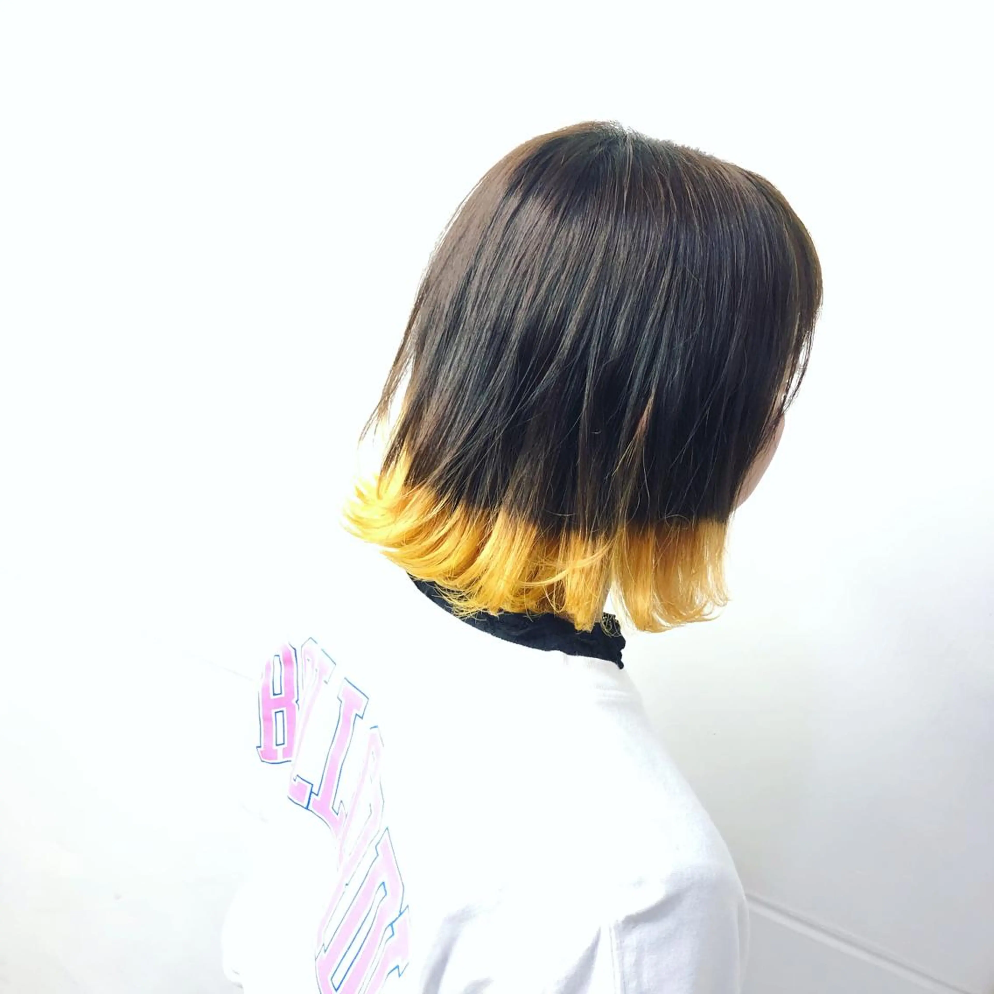 ショート イエローカラー ヘアカラー トリートメント 吉田 典弘のヘアスタイル