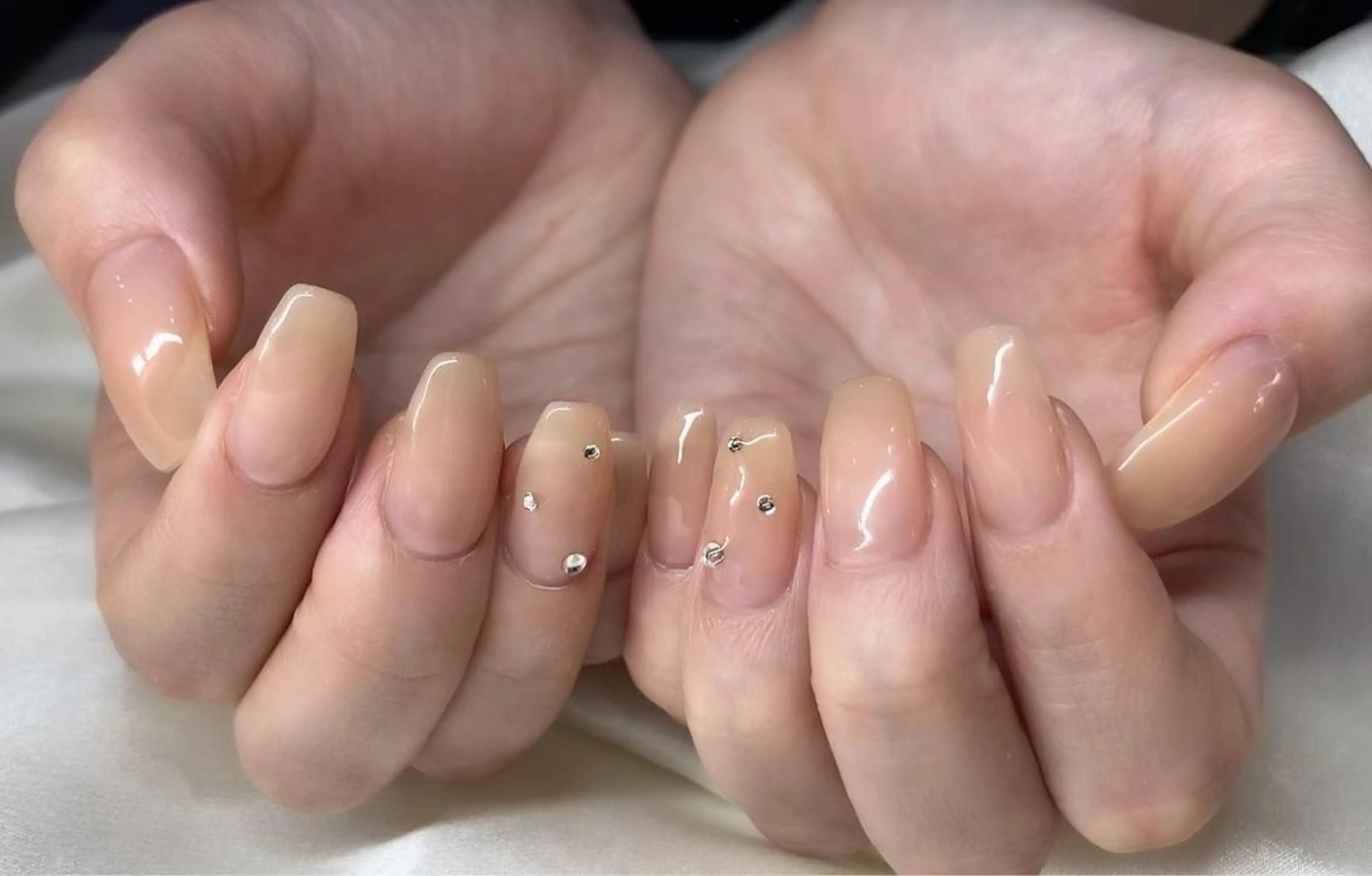 ネイル マツエク・マツパ アイブロウ 眉カラー 韓国風マツエク パリジェンヌラッシュリフト まつげパーマ ワンホンマツエク ハンドネイル Nail&eye Belire 新宿のネイルデザイン