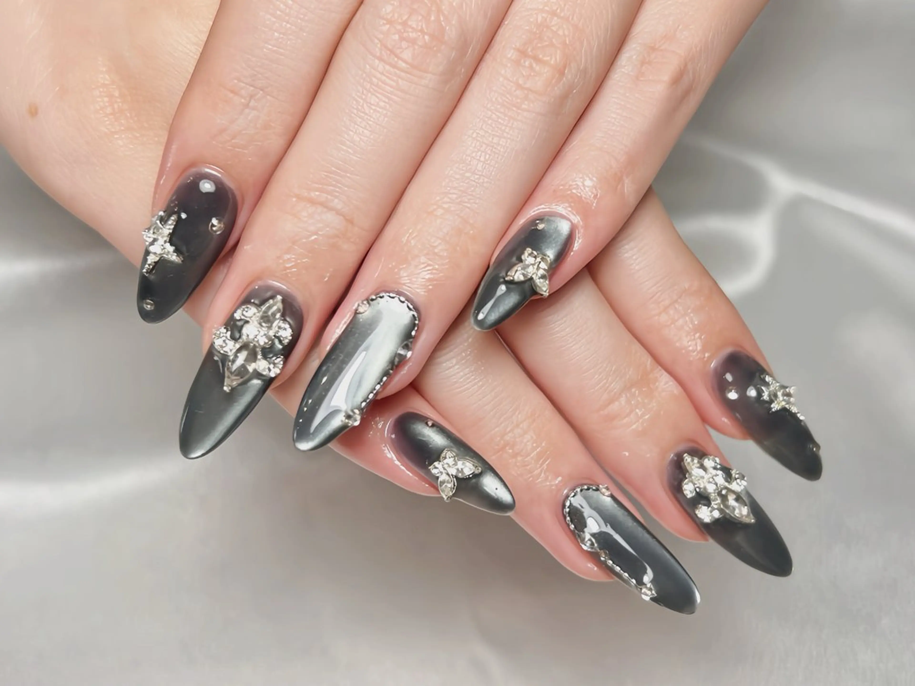 ネイル ゴージャス ロングネイル マグネットネイル NEWオープン À LANAのネイルデザイン