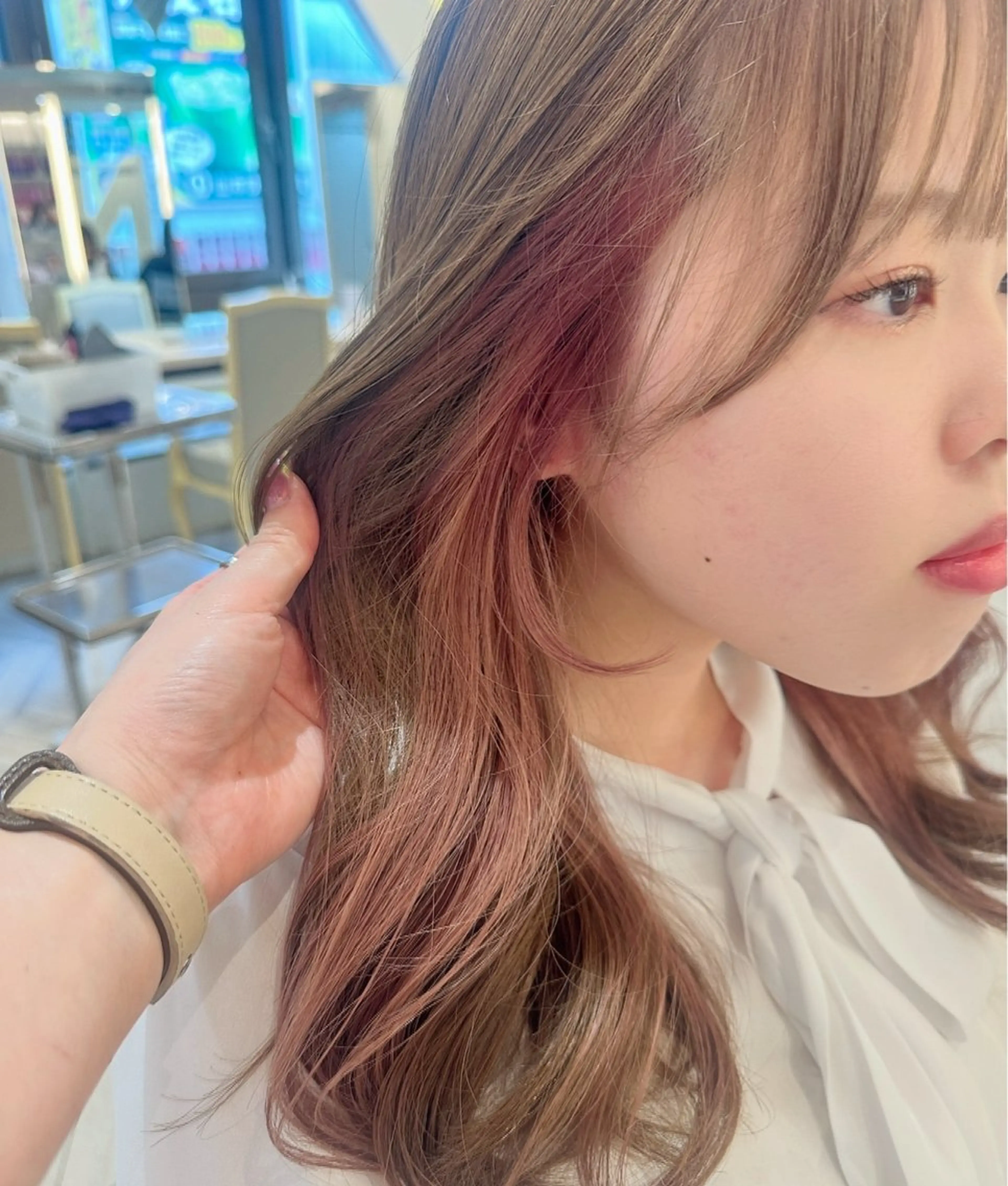 セミロング カラー カット ヘアカラー 小顔レイヤー/ ベージュ🤍Rieのヘアスタイル