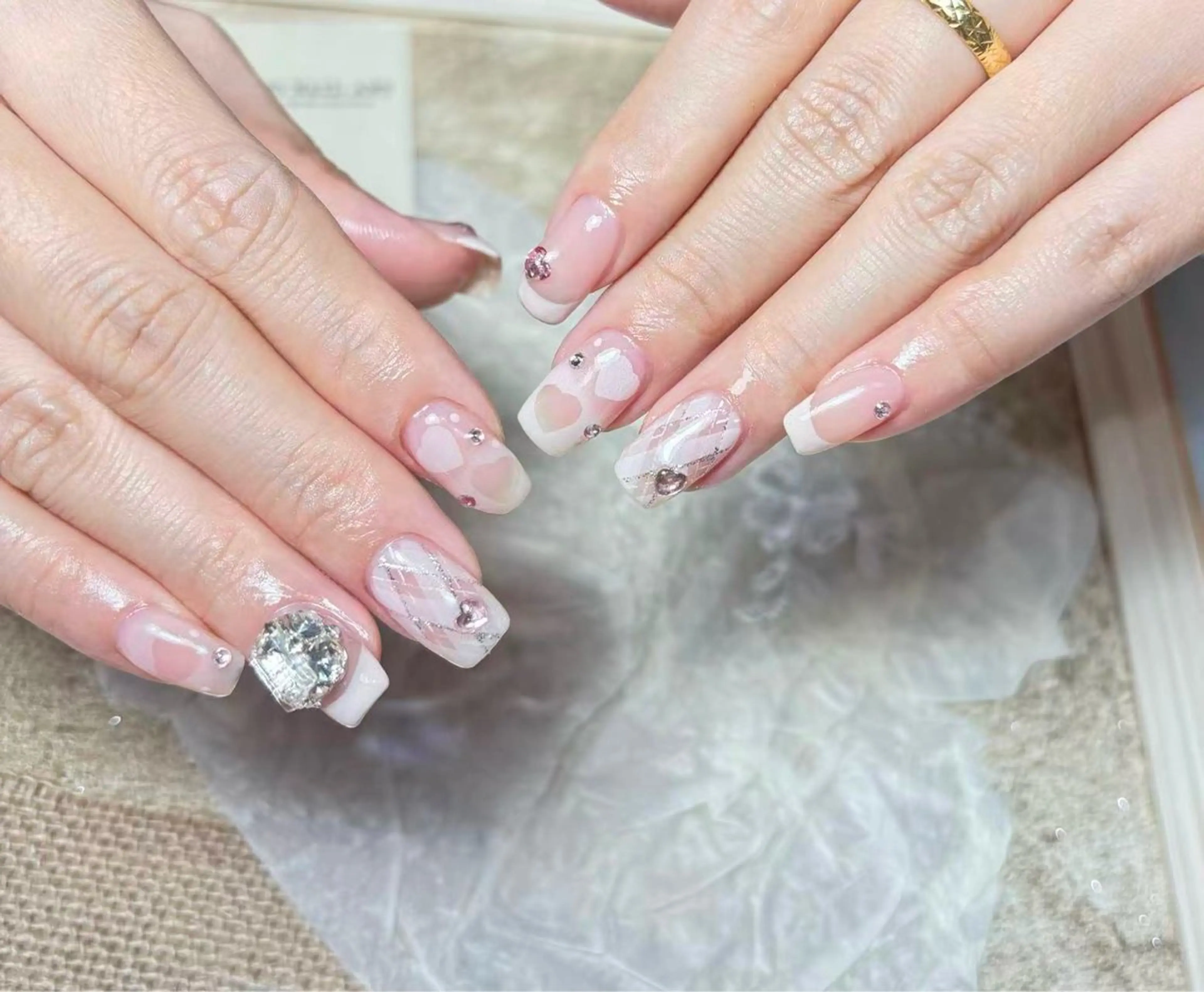 ネイル ハンドネイル AngelChris ビューティーサロンのネイルデザイン