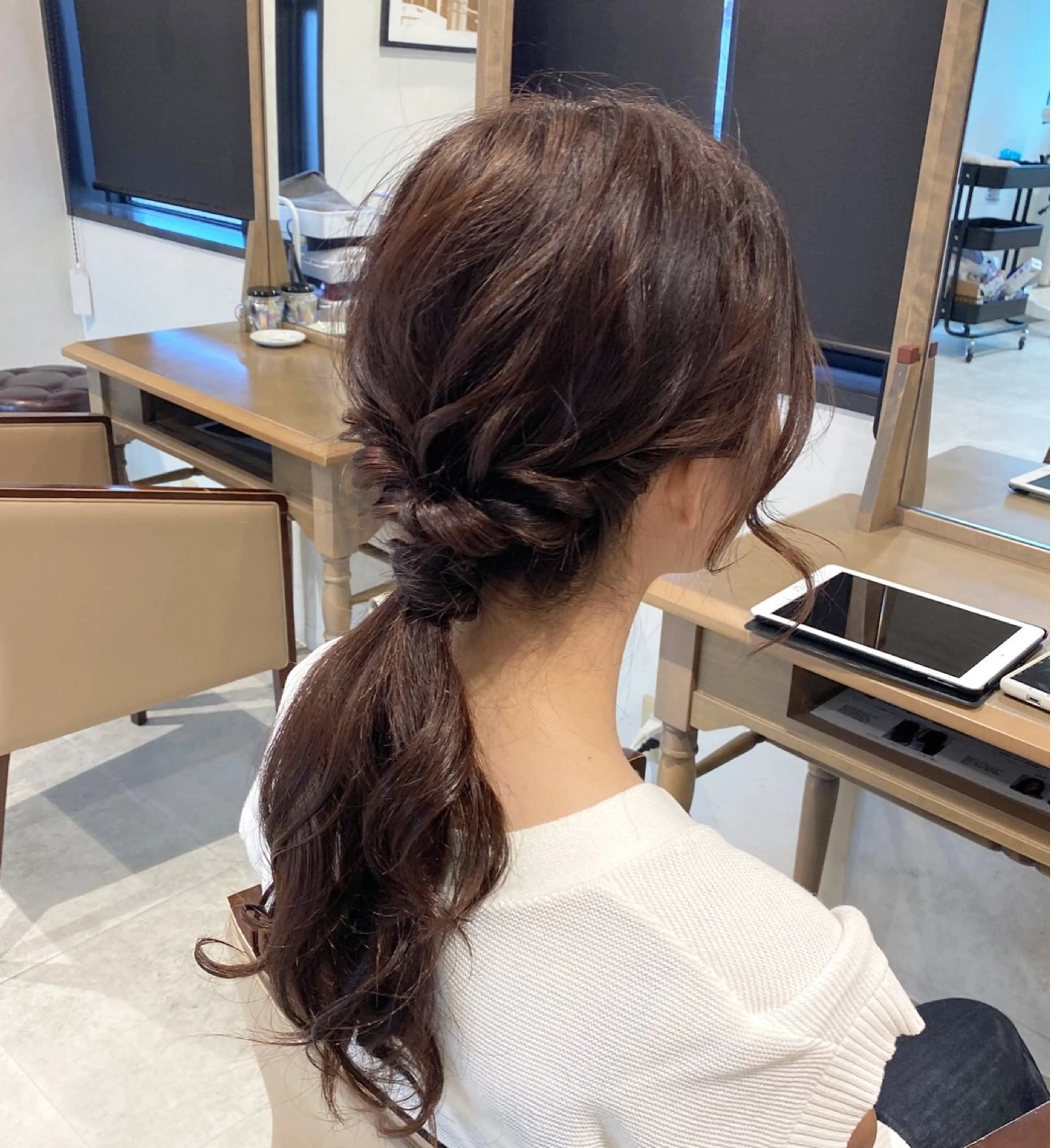 酸性ストレート/ブリ ーチなしWカラー河本のヘアスタイル