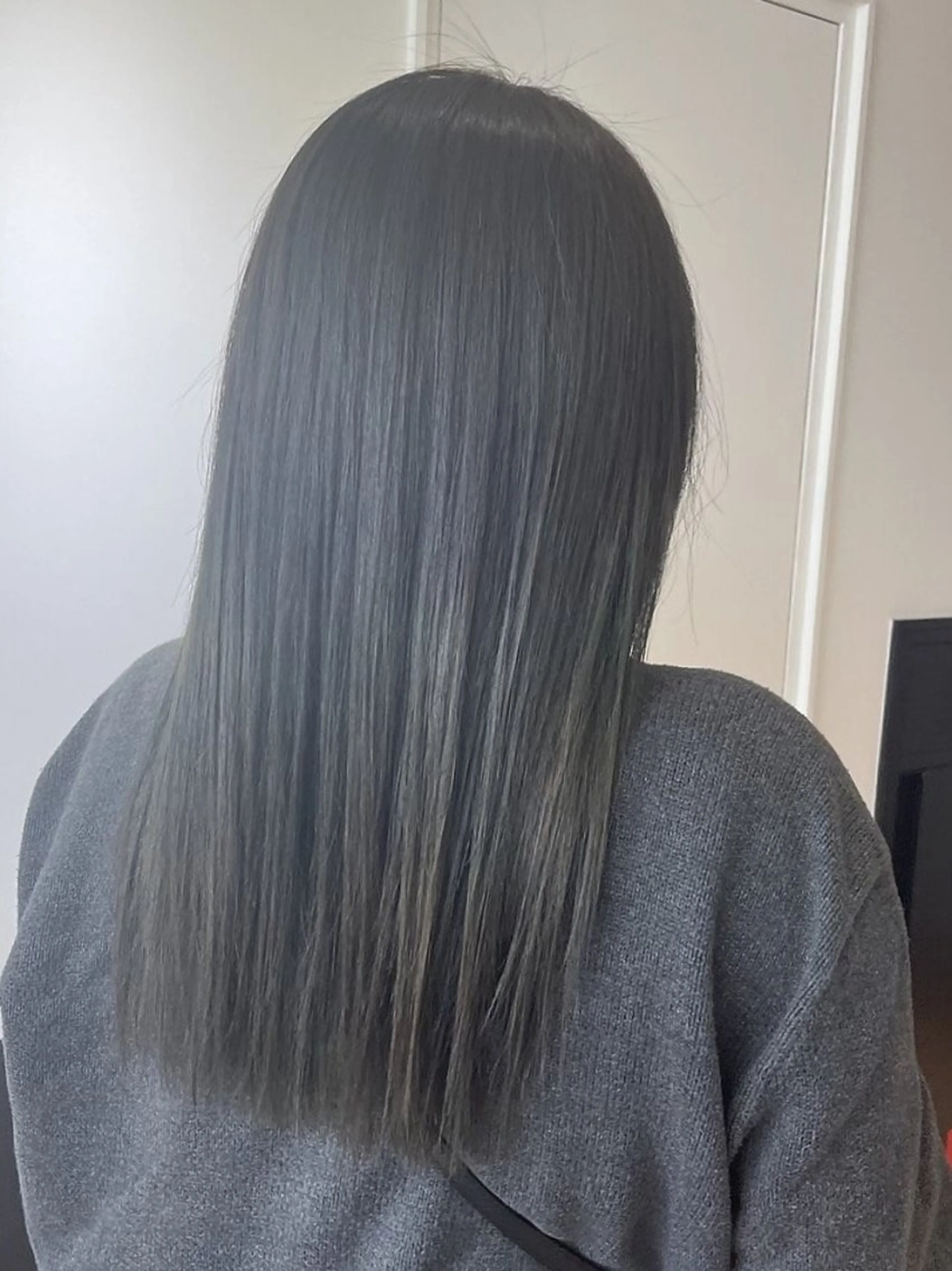 ロング カラー 江坂 misaki のヘアスタイル