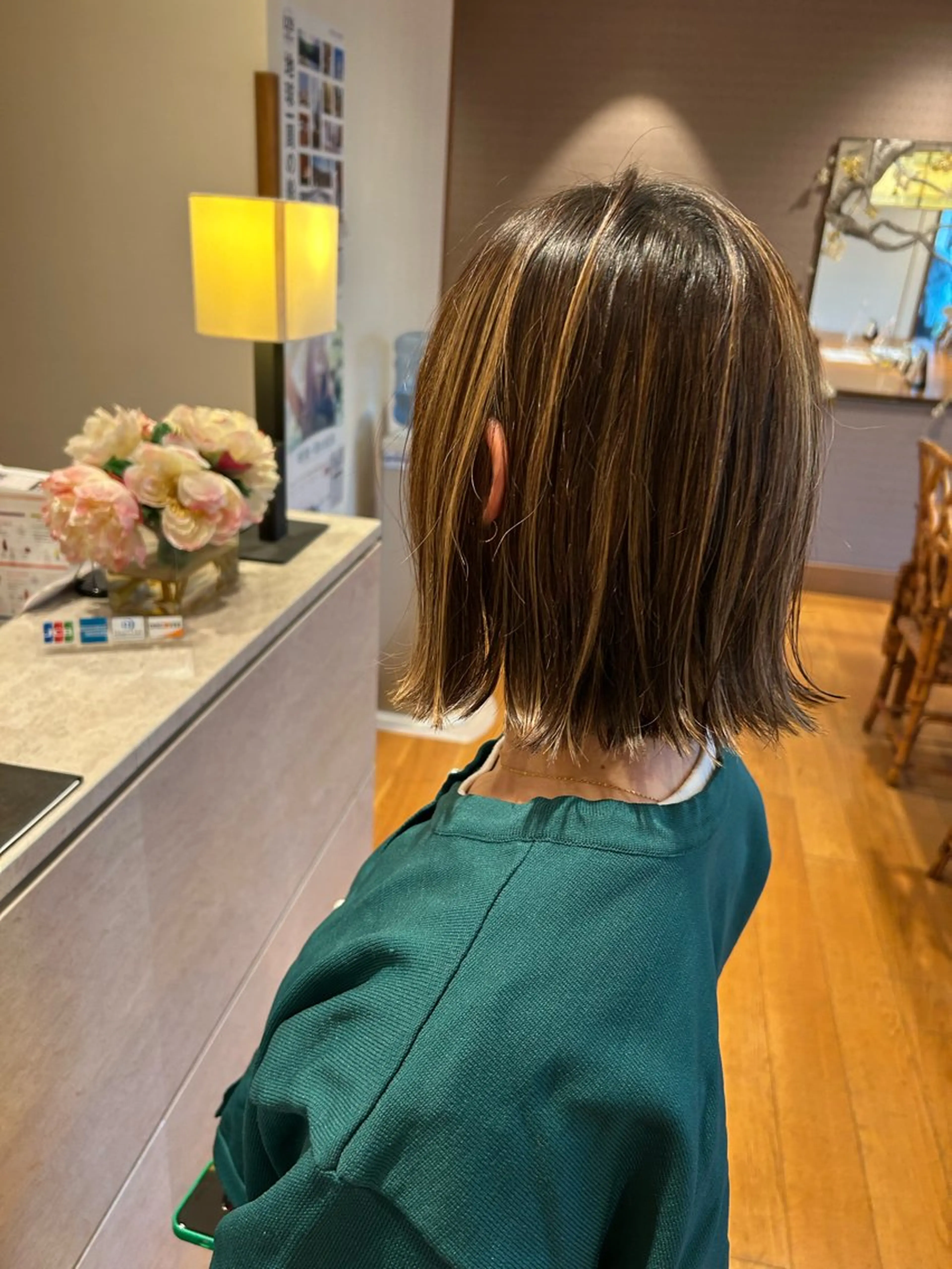 ミディアム 切りっぱなしボブ ボブ u.hair滝の水店所属・安藤 真衣香のヘアスタイル