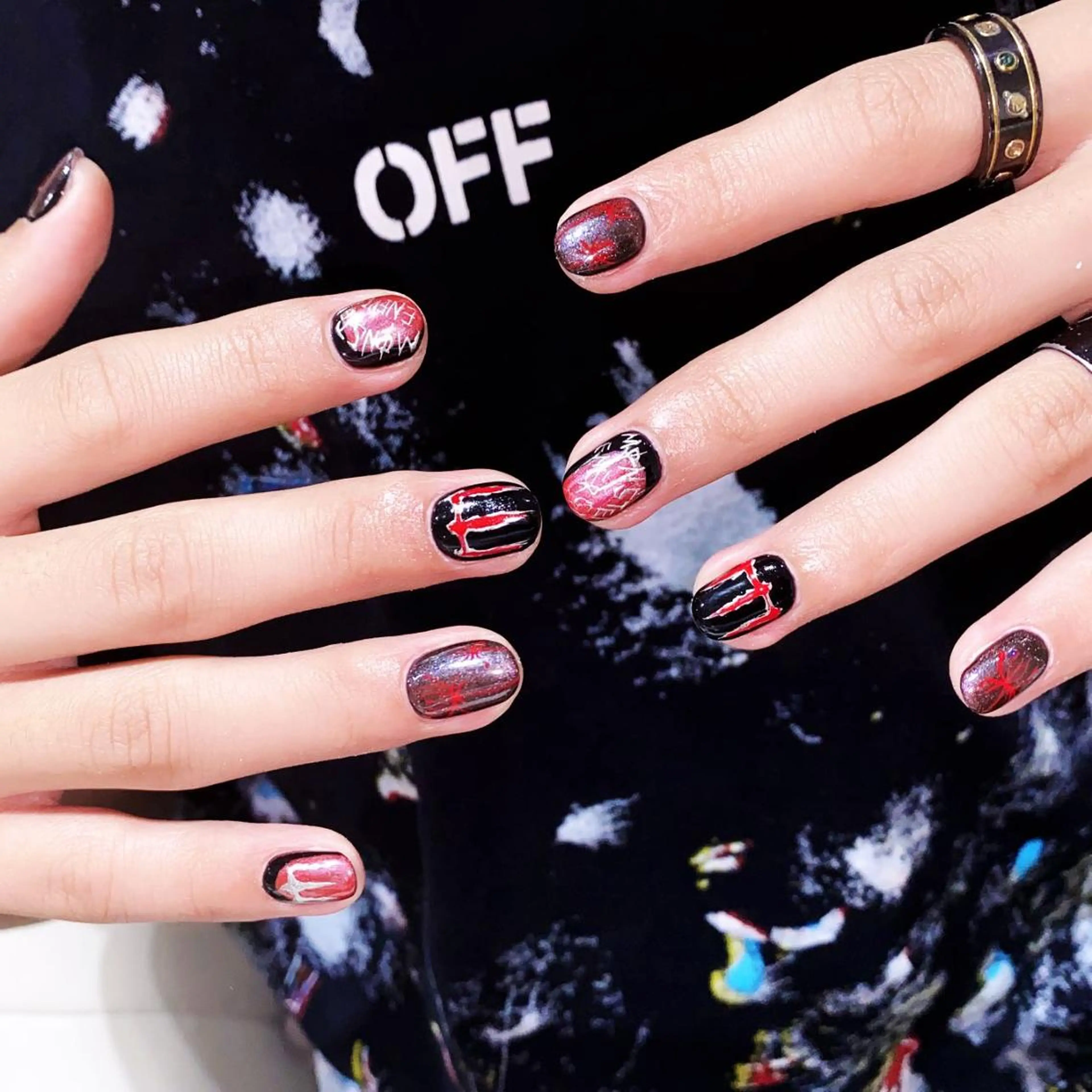 ネイル Queens テイのネイルデザイン