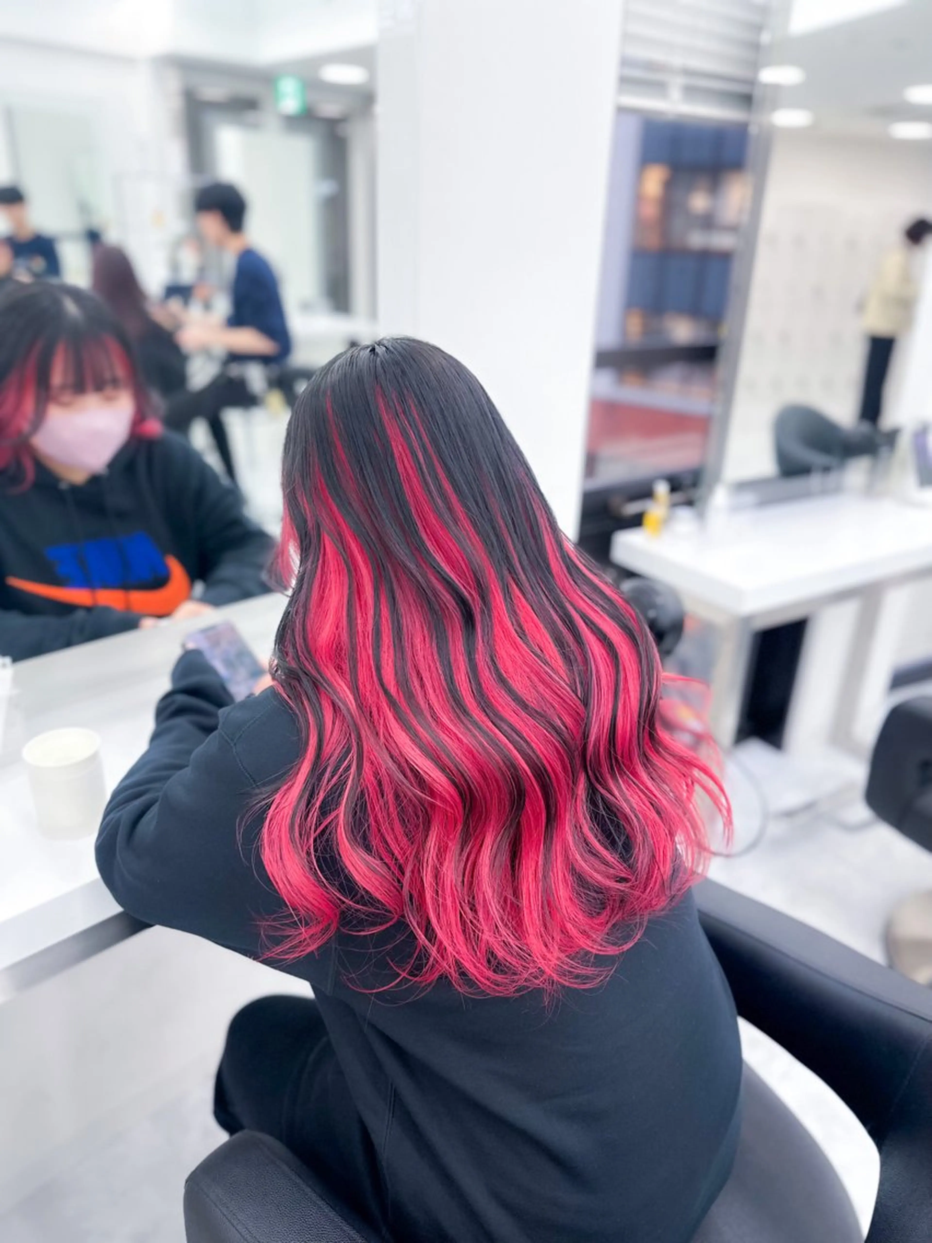 セミロング カラー ウルフ&レイヤー特化 まとまる美髪矯正のヘアスタイル