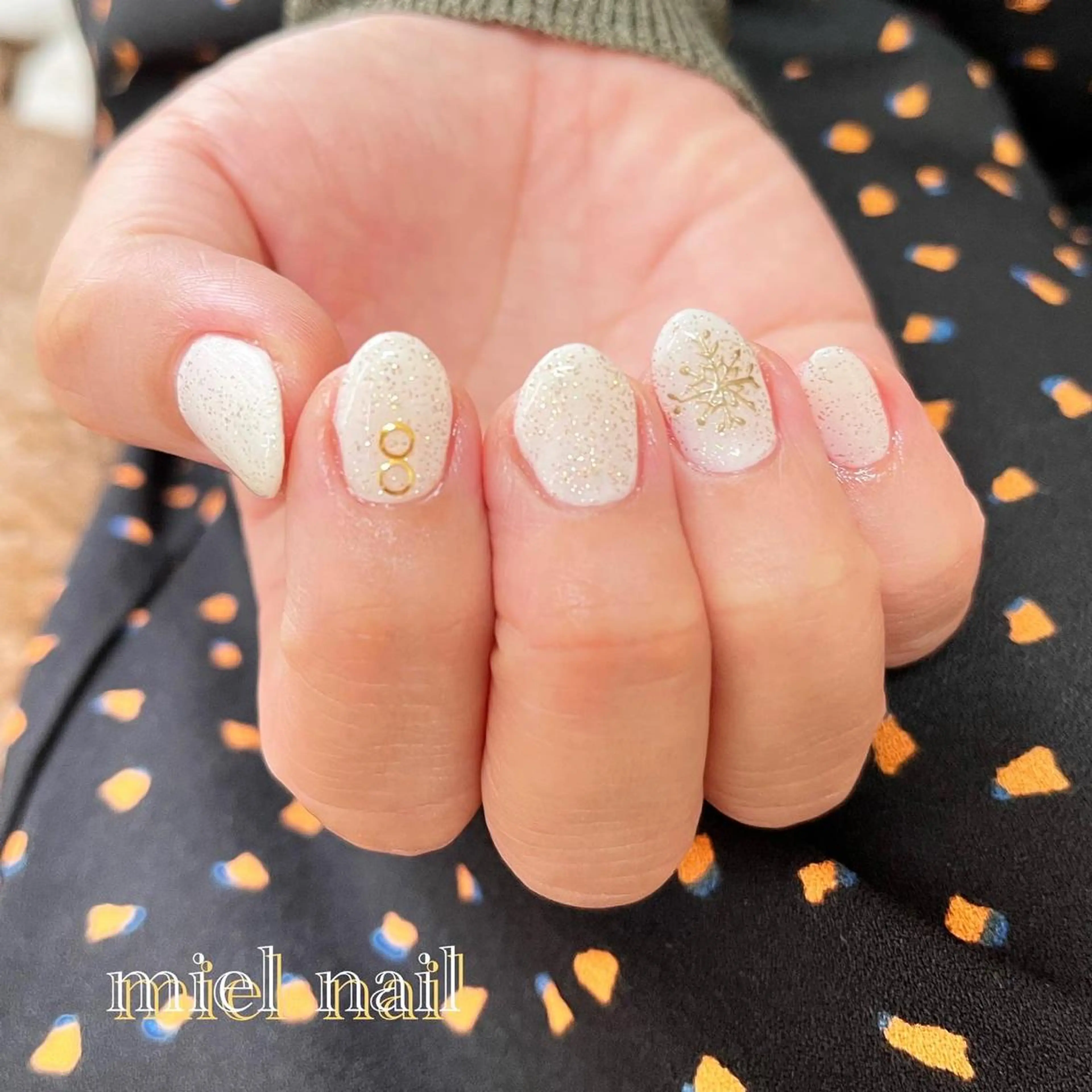 ネイル キラキラネイル 冬ネイル ハンドネイル miel nailのネイルデザイン