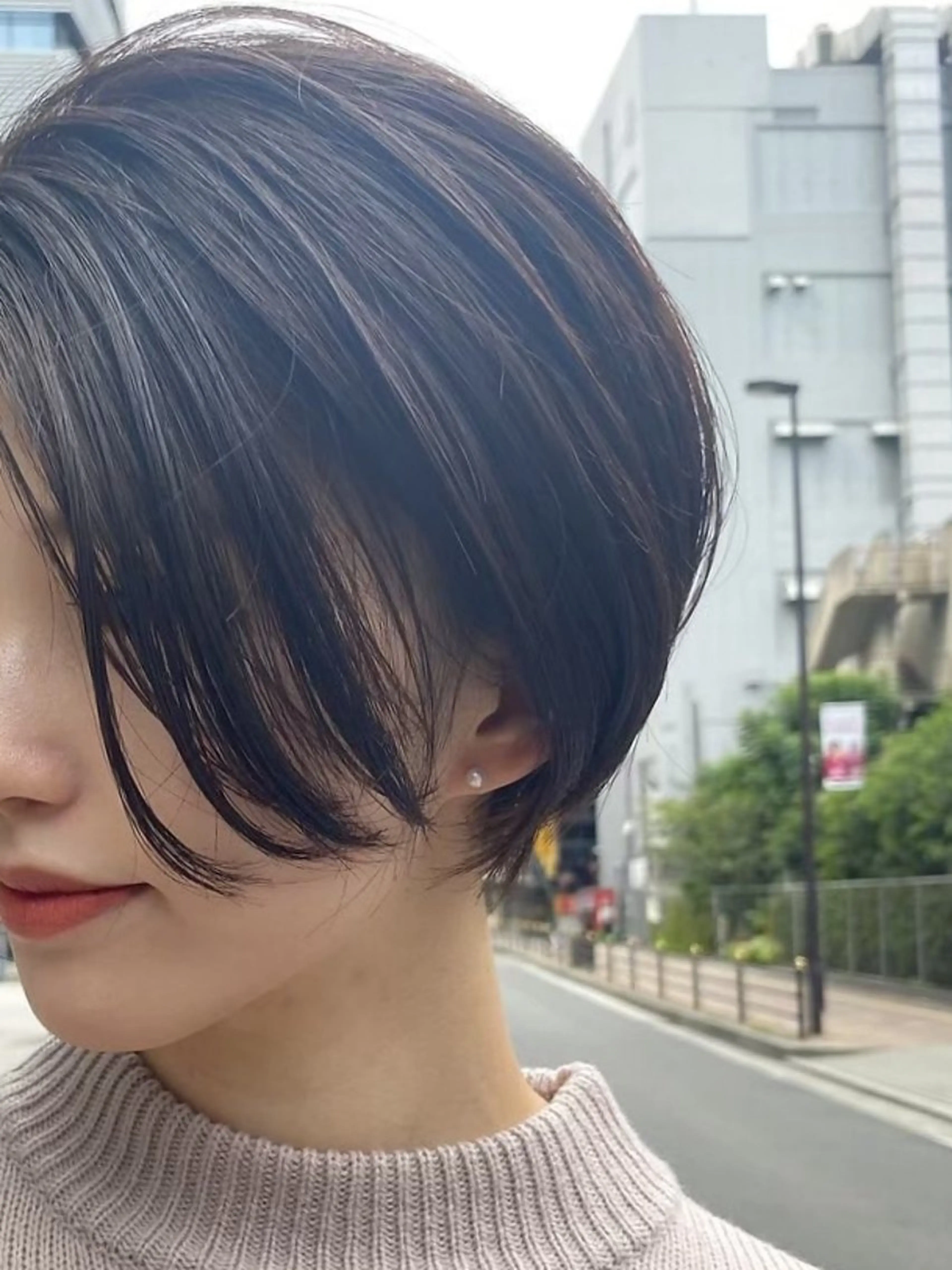 ショート カラー 江坂 misaki のヘアスタイル