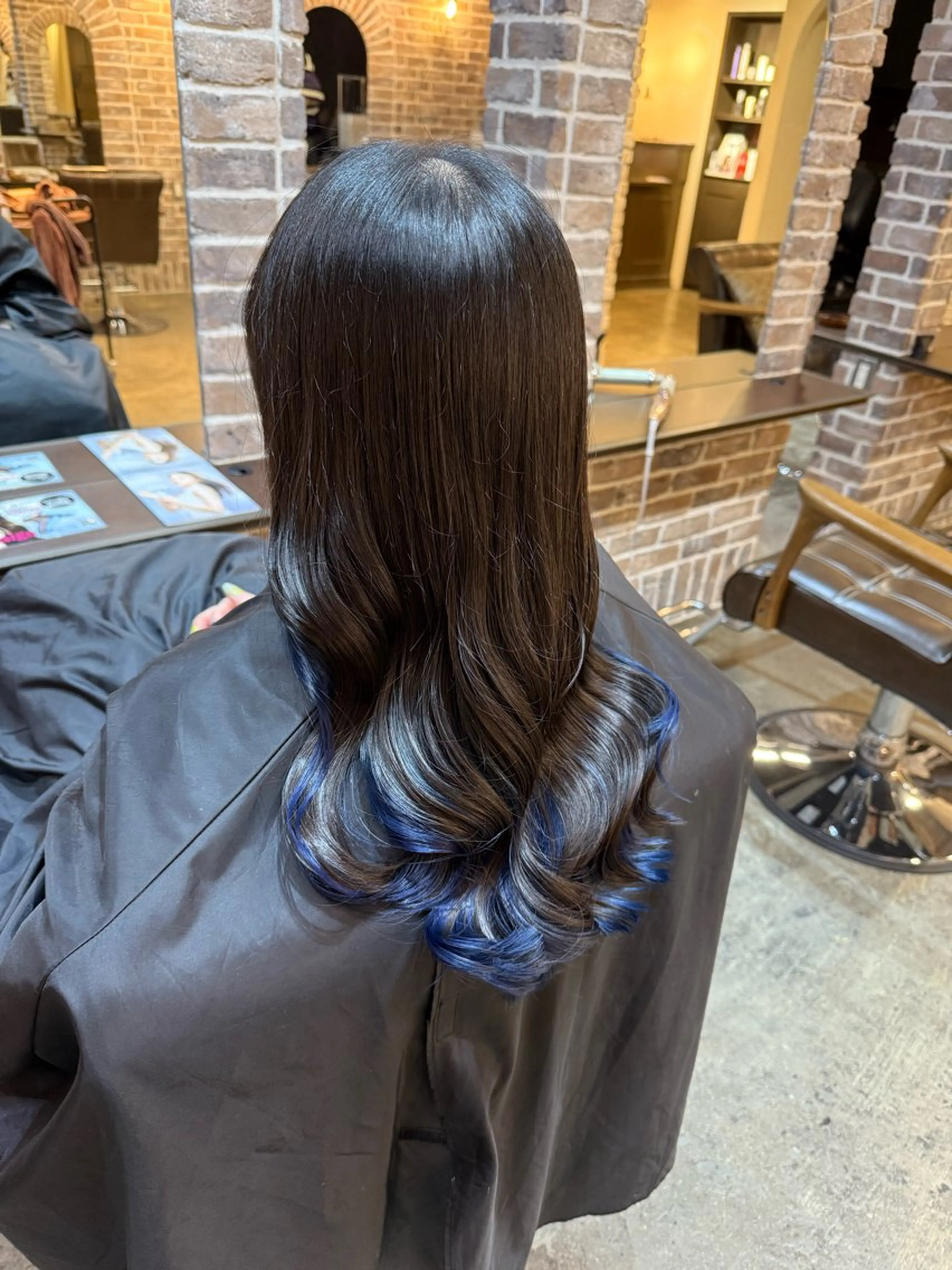 ロング カラー ブリーチ ブルーカラー カット ヘアカラー トリートメント 艶カラー/インナー /グラデ/大西小百合のヘアスタイル