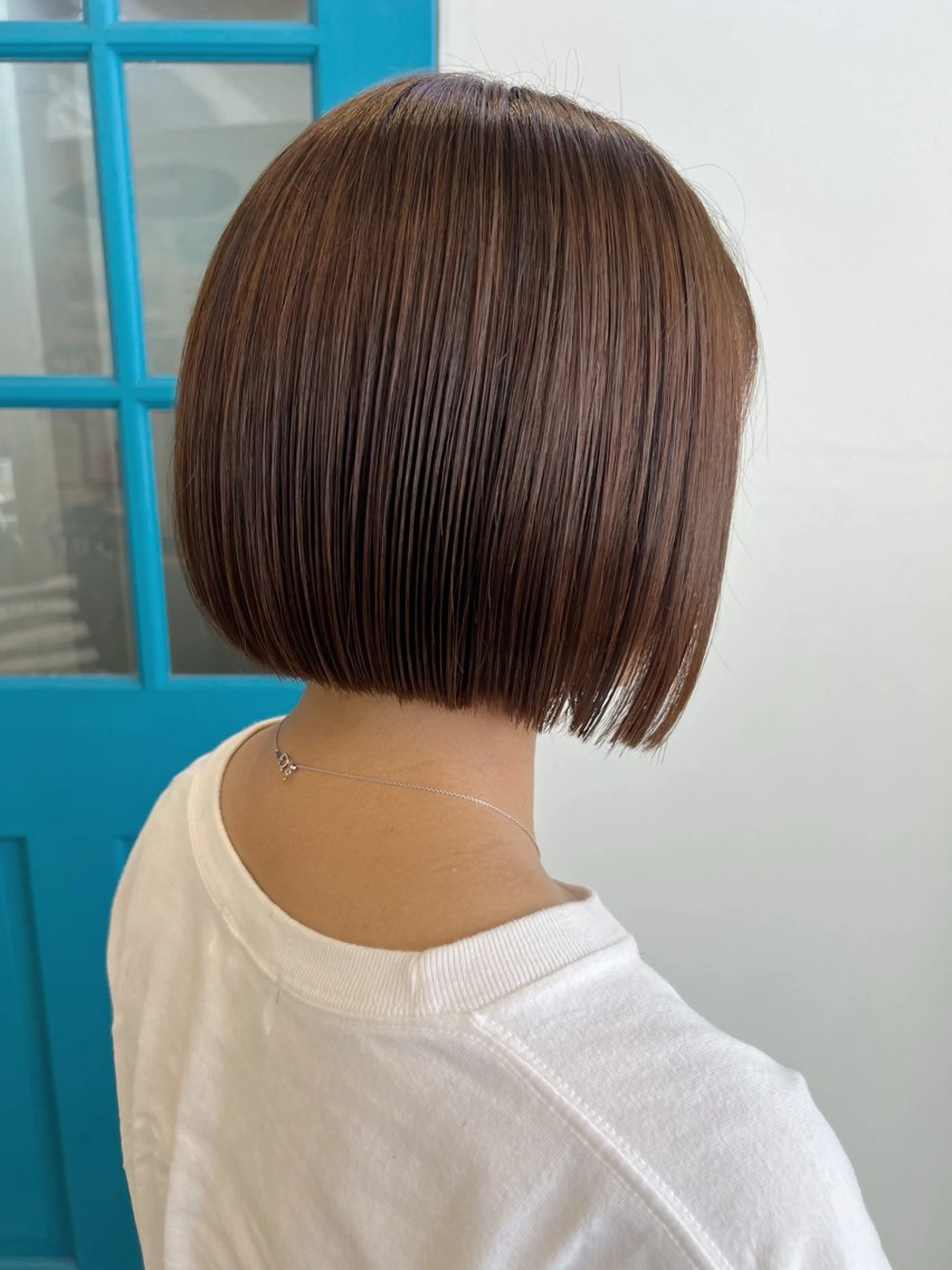 ショート カラー デザインカラー イヤリングカラー ハイライトカラー ボブ 顔周りカット カット ヘアカラー トリートメント KANA/ボブ/ インナーカラー/艶髪のヘアスタイル