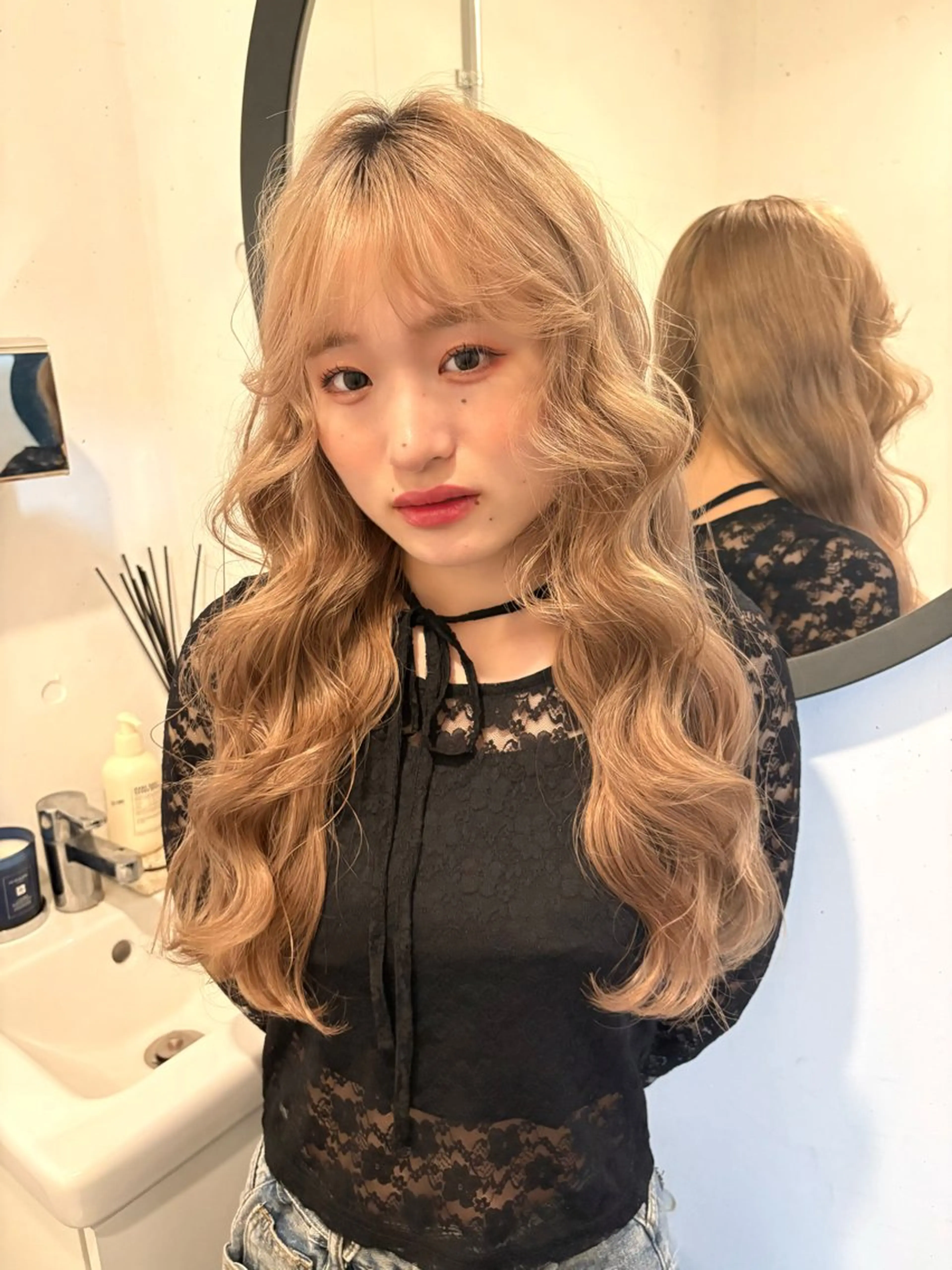カラー 【pia】 ホノカブリーチカラーのヘアスタイル
