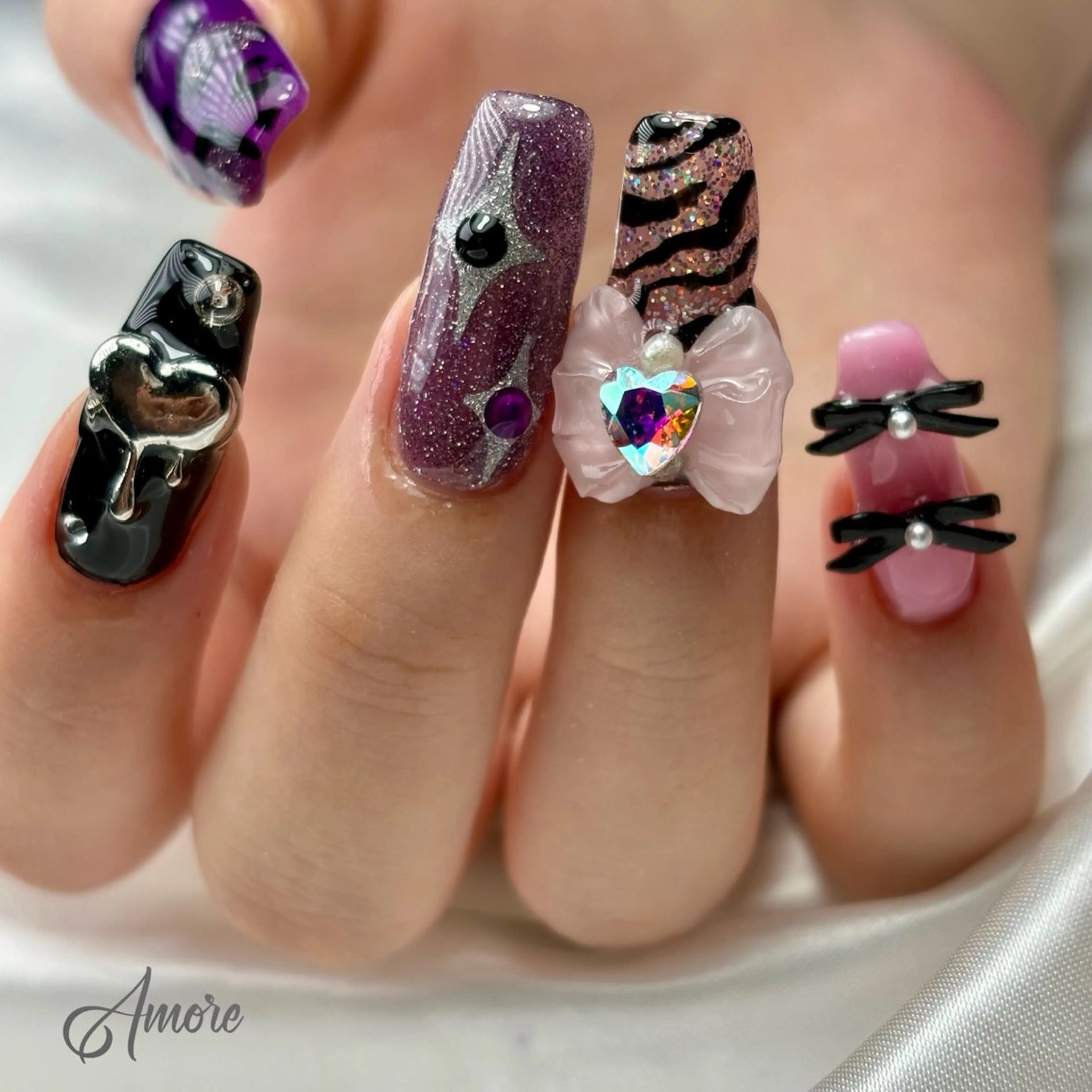 ネイル ジェルネイル キラキラネイル 韓国ネイル マグネットネイル パラジェル You kyehwaのネイルデザイン