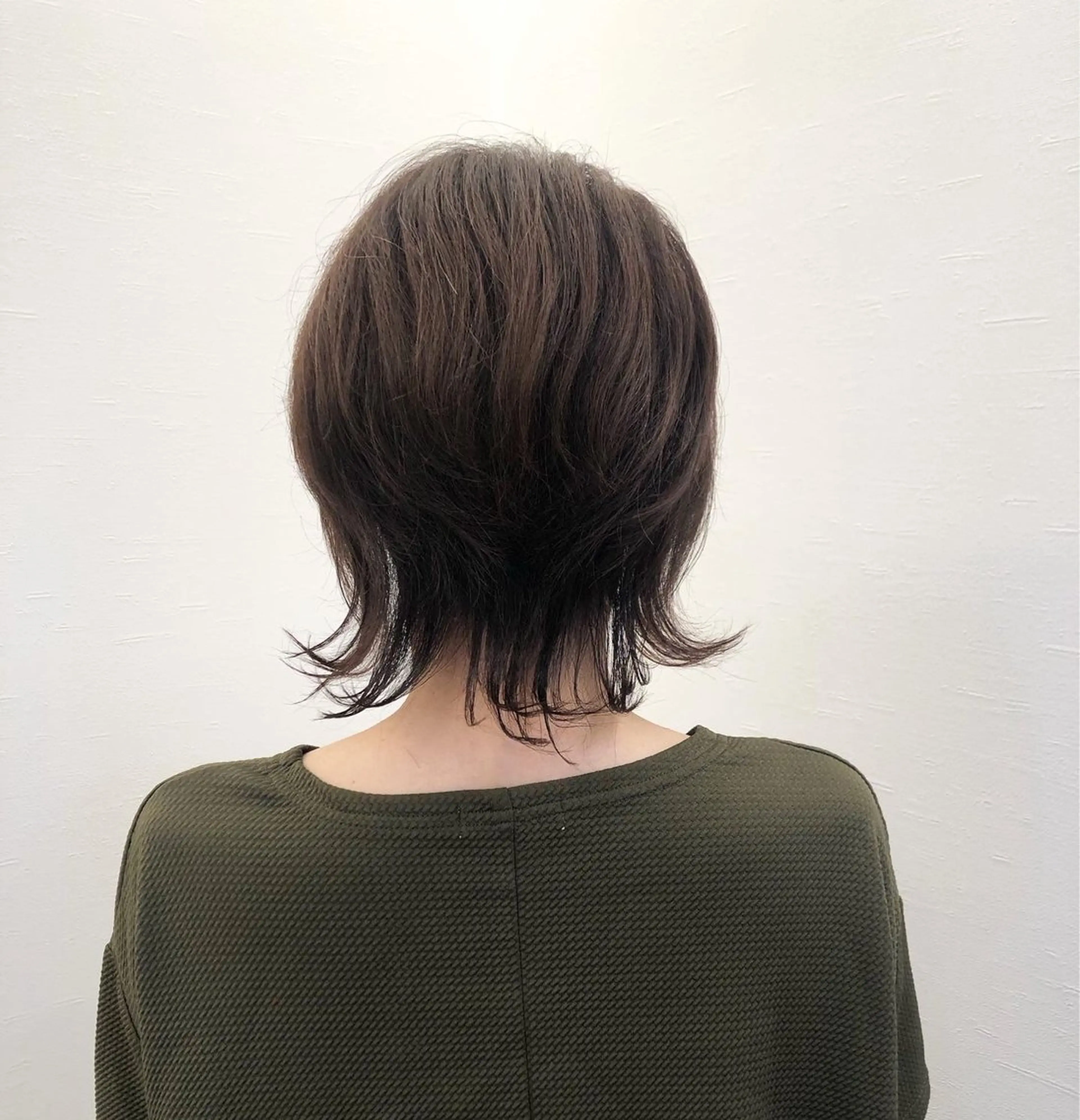 ショート ツノガイ エリのヘアスタイル
