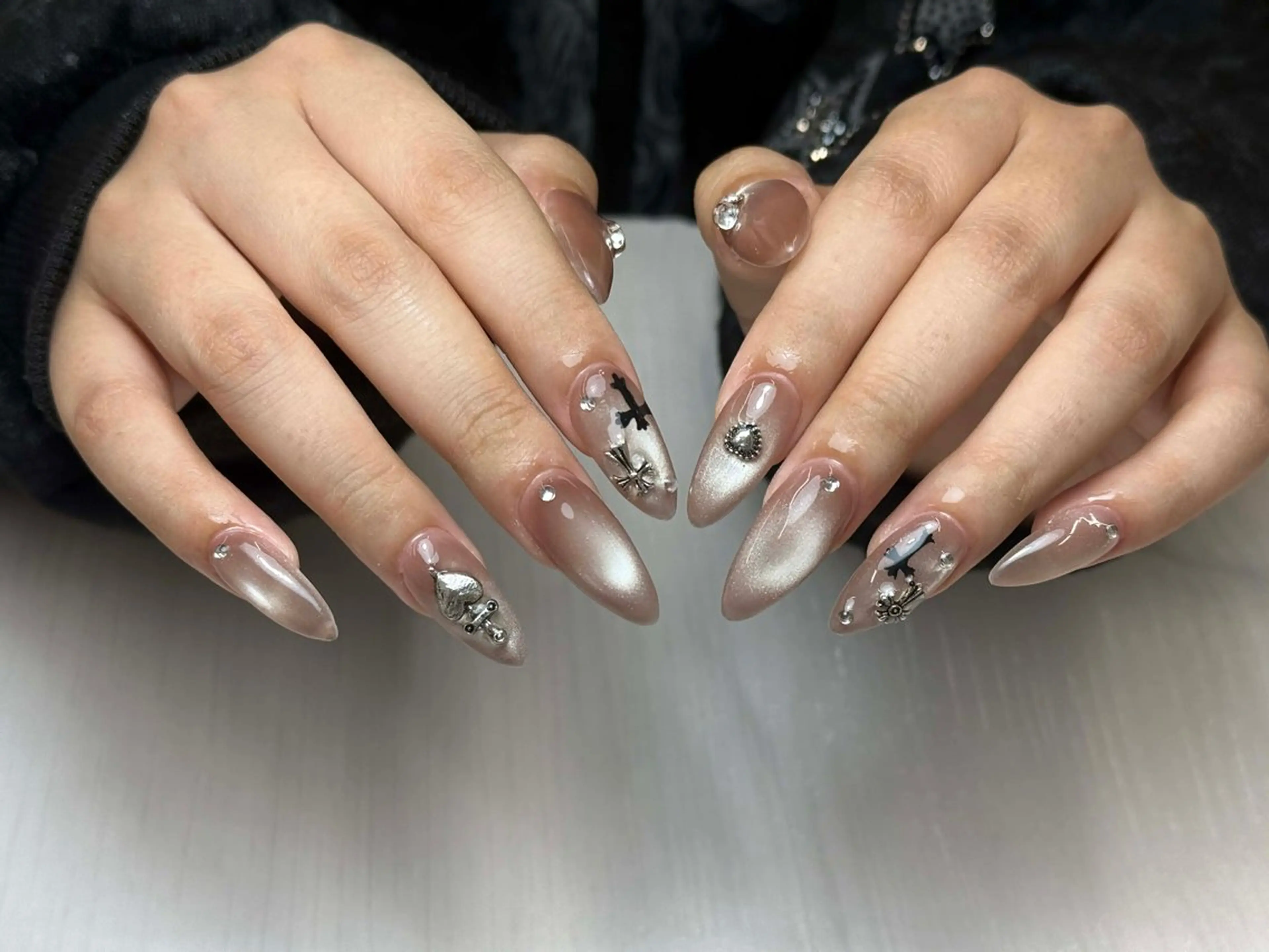 ネイル チークネイル 桜ネイル グラデーション 韓国ネイル マグネットネイル ハンドネイル ビン アンのネイルデザイン