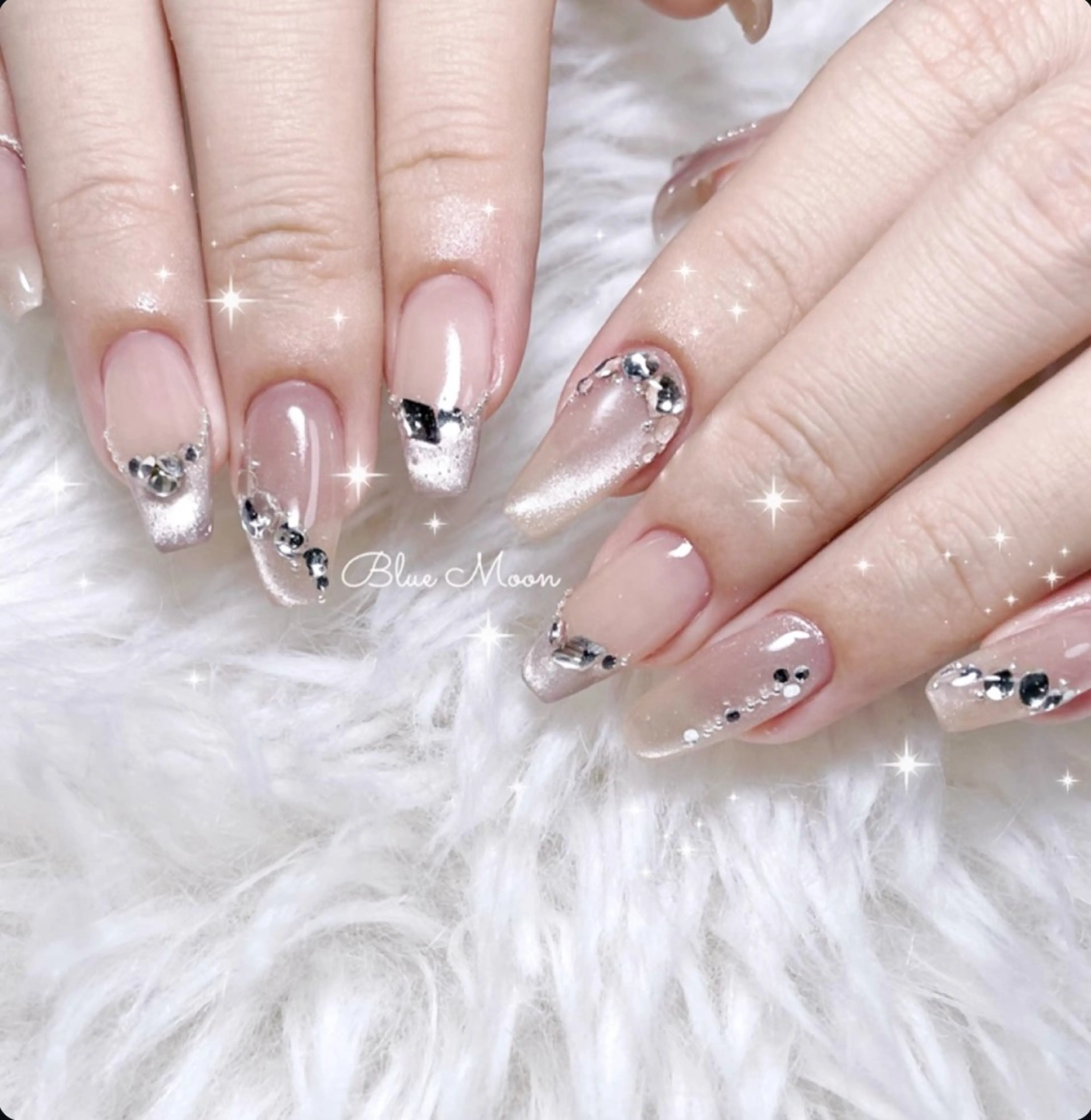 ネイル マグネットネイル ハンドネイル フットネイル ハンドケア nail salon Blue Moonのネイルデザイン