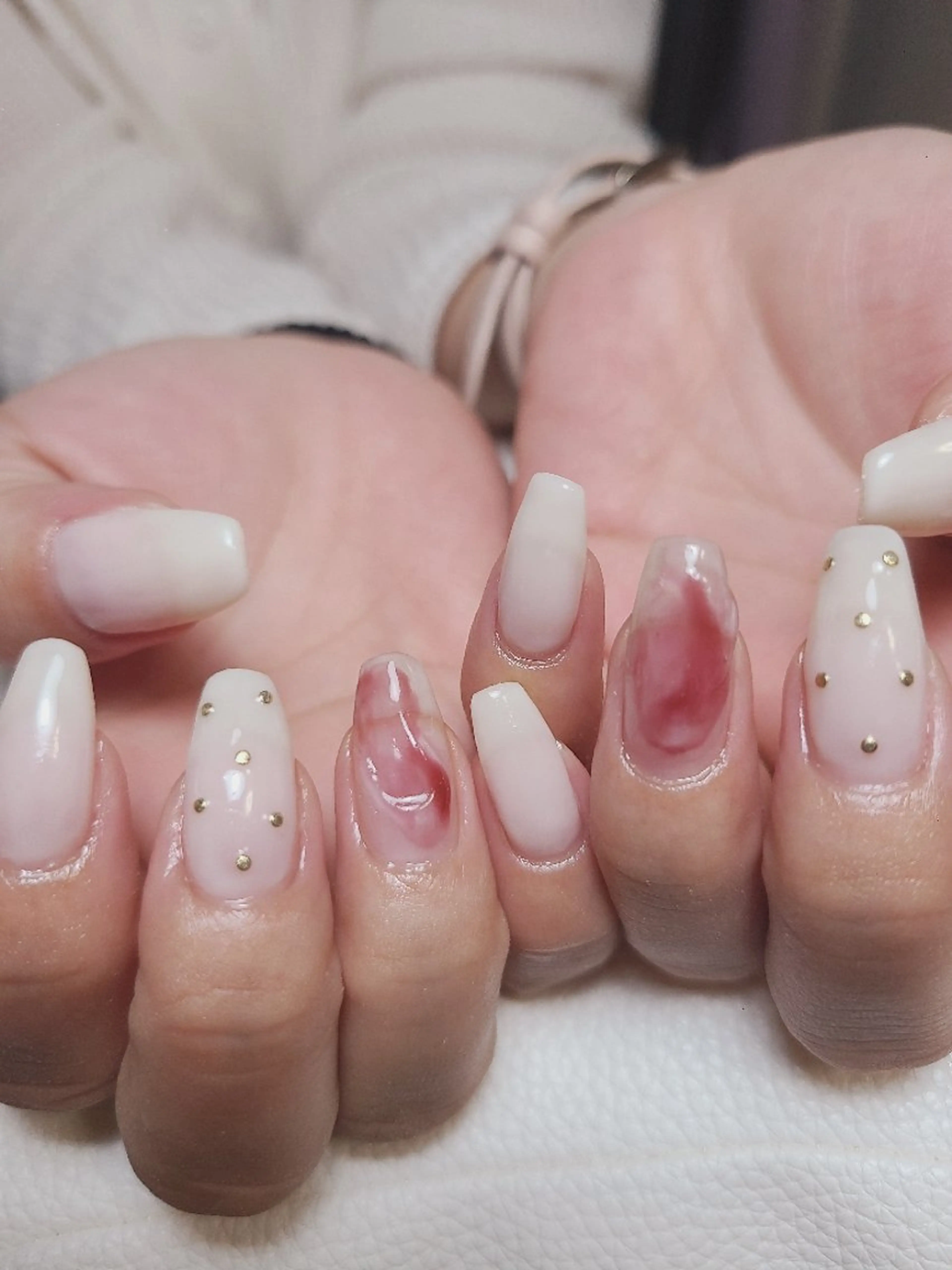 ネイル アートネイル ドット ニュアンスネイル ぷっくりネイル シンプルネイル Nailroom3  古屋明美のネイルデザイン
